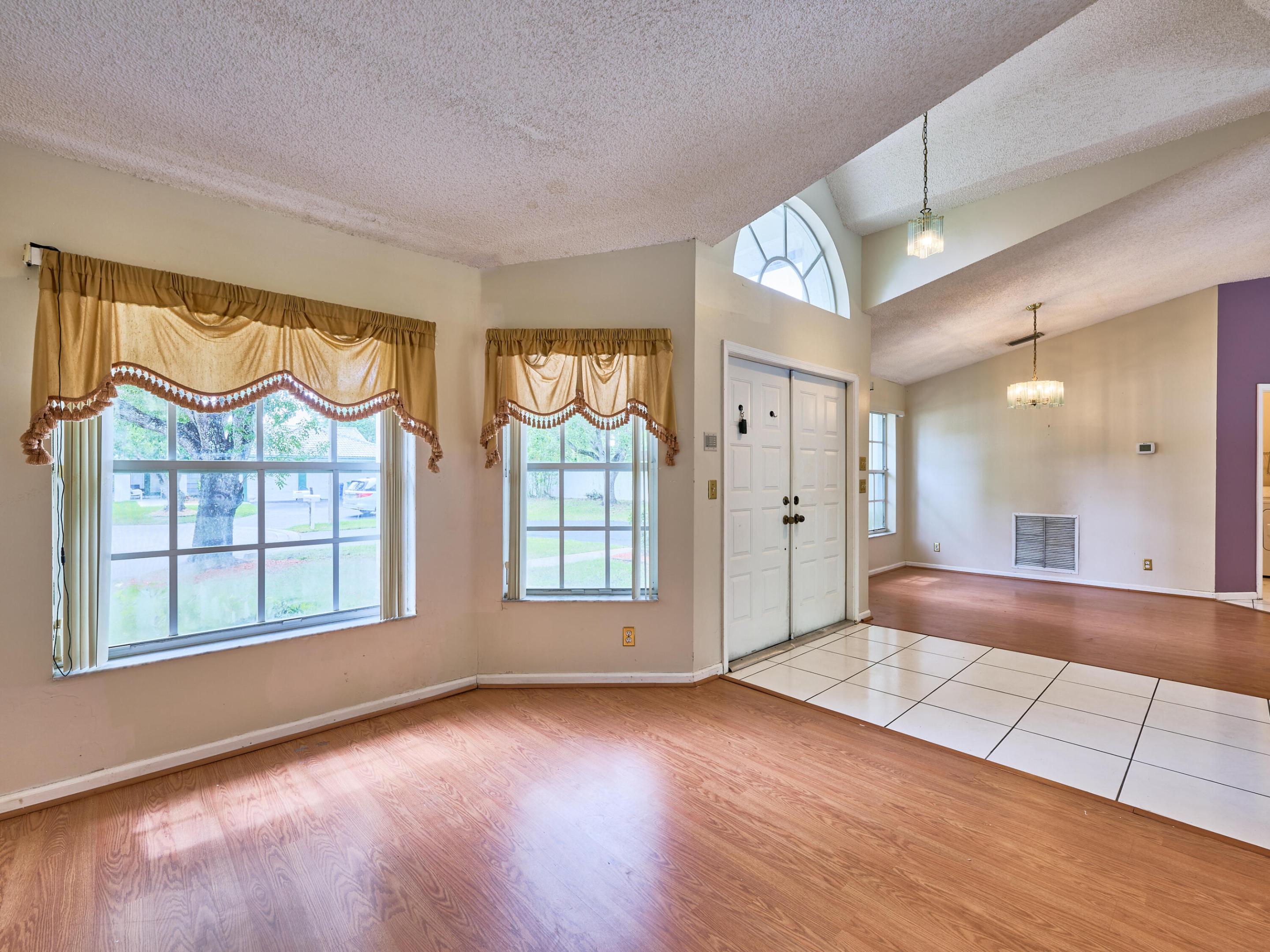 NORTH SPRINGS COURT - Residential