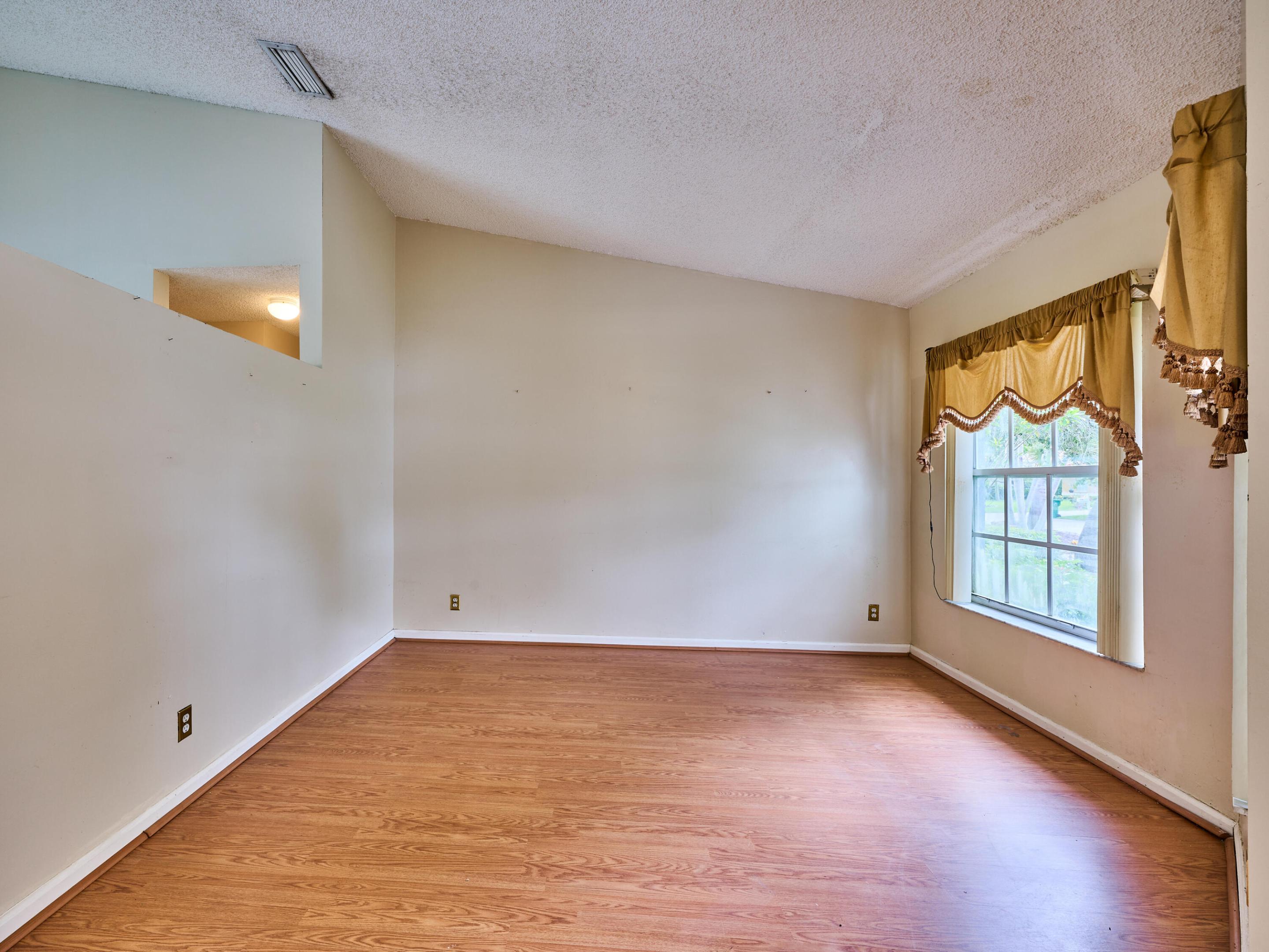 NORTH SPRINGS COURT - Residential