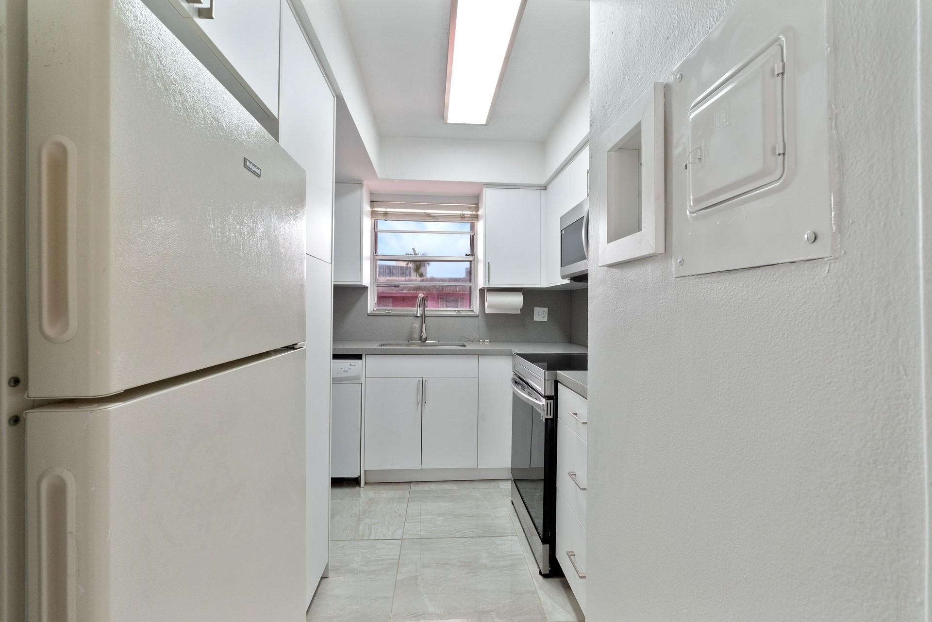 VILLAGE AT DADELAND CONDO - Residential Lease