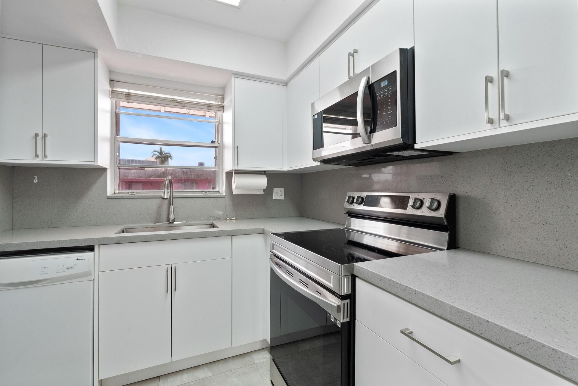 VILLAGE AT DADELAND CONDO - Residential Lease