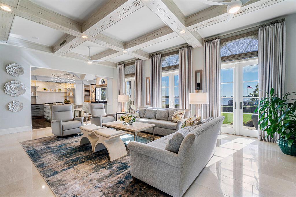 BEACH SHORES - Residential