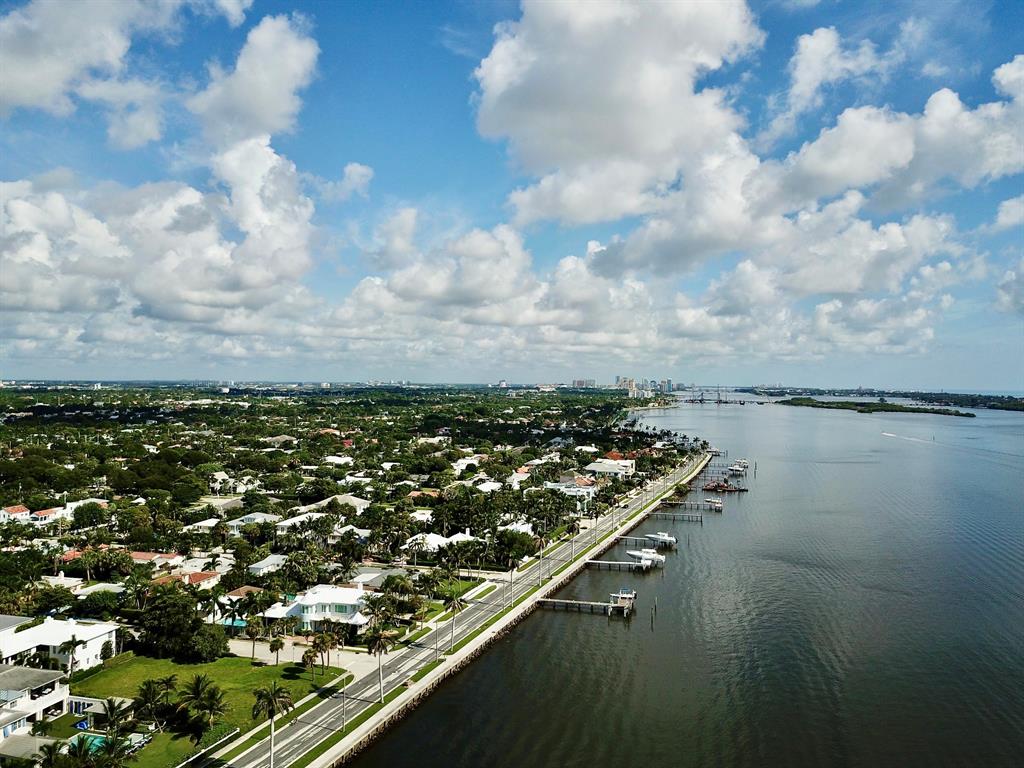 BEACH SHORES - Residential