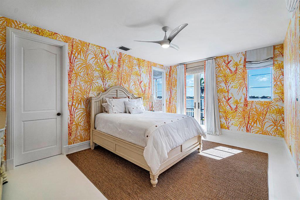 BEACH SHORES - Residential