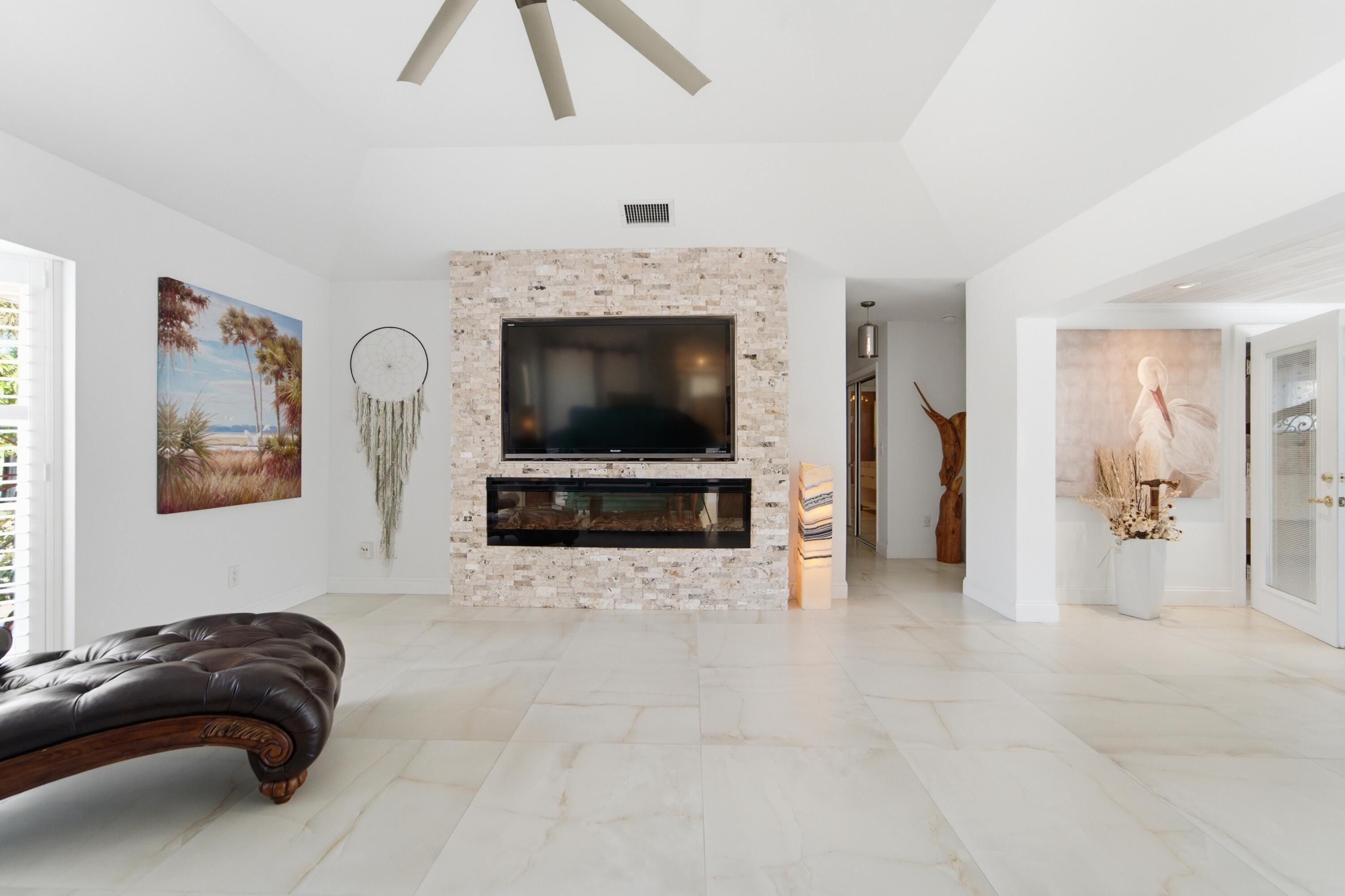 HUNT CLUB COLONY (AKA JUPITER/TEQUESTA HUNT CLUB C - Residential