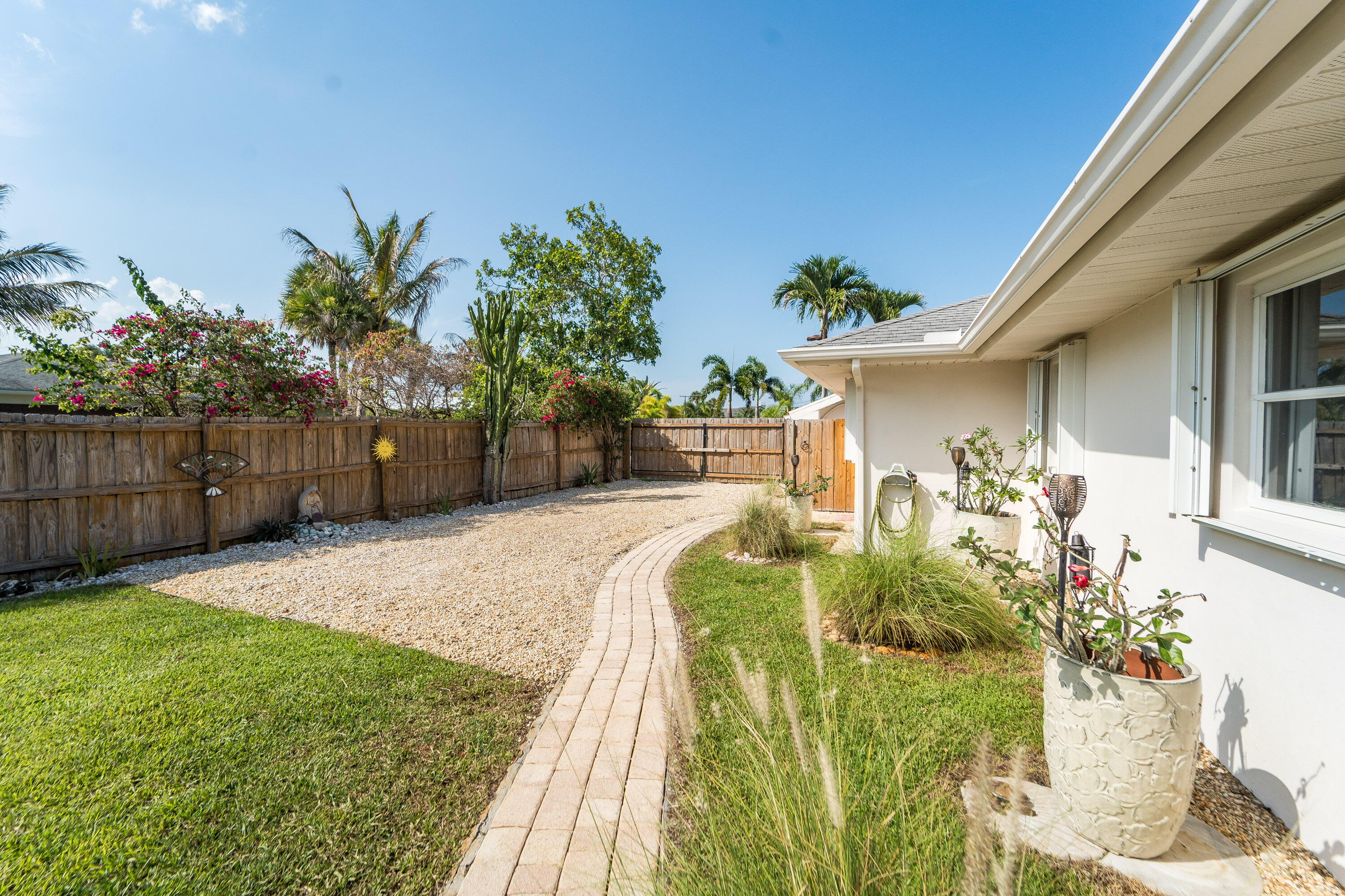 HUNT CLUB COLONY (AKA JUPITER/TEQUESTA HUNT CLUB C - Residential