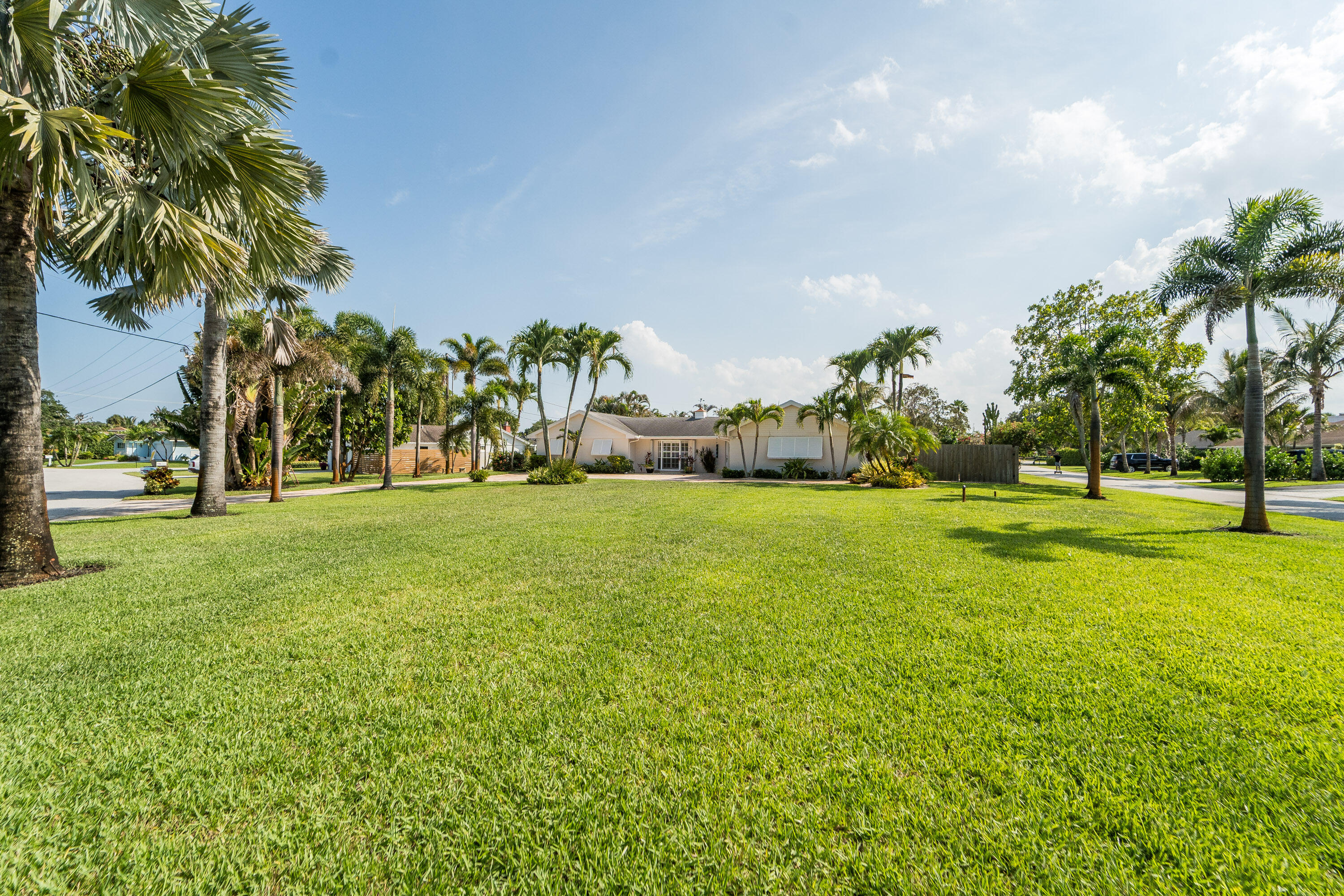 HUNT CLUB COLONY (AKA JUPITER/TEQUESTA HUNT CLUB C - Residential