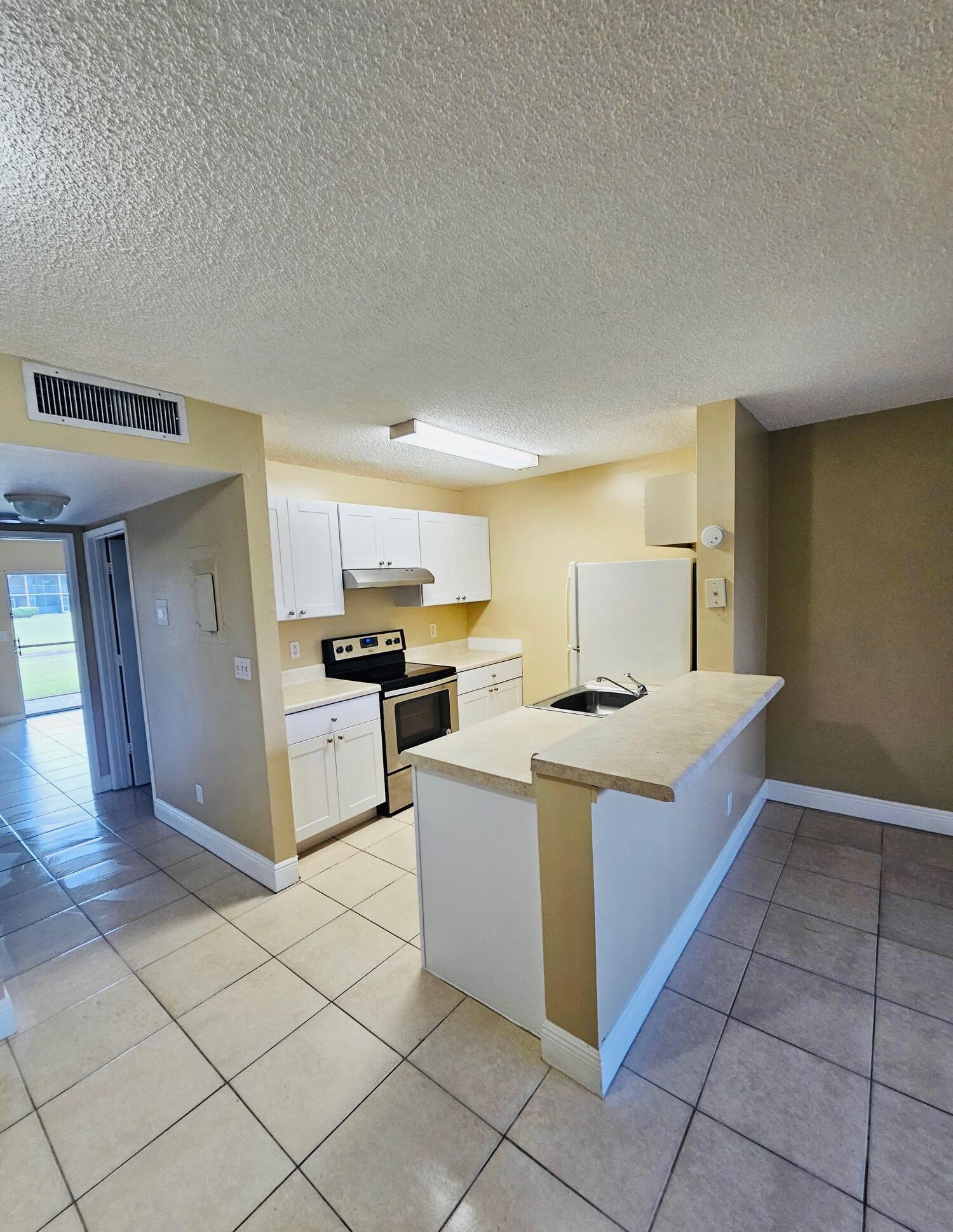 MEADOWS ON THE GREEN CONDO - Residential Lease