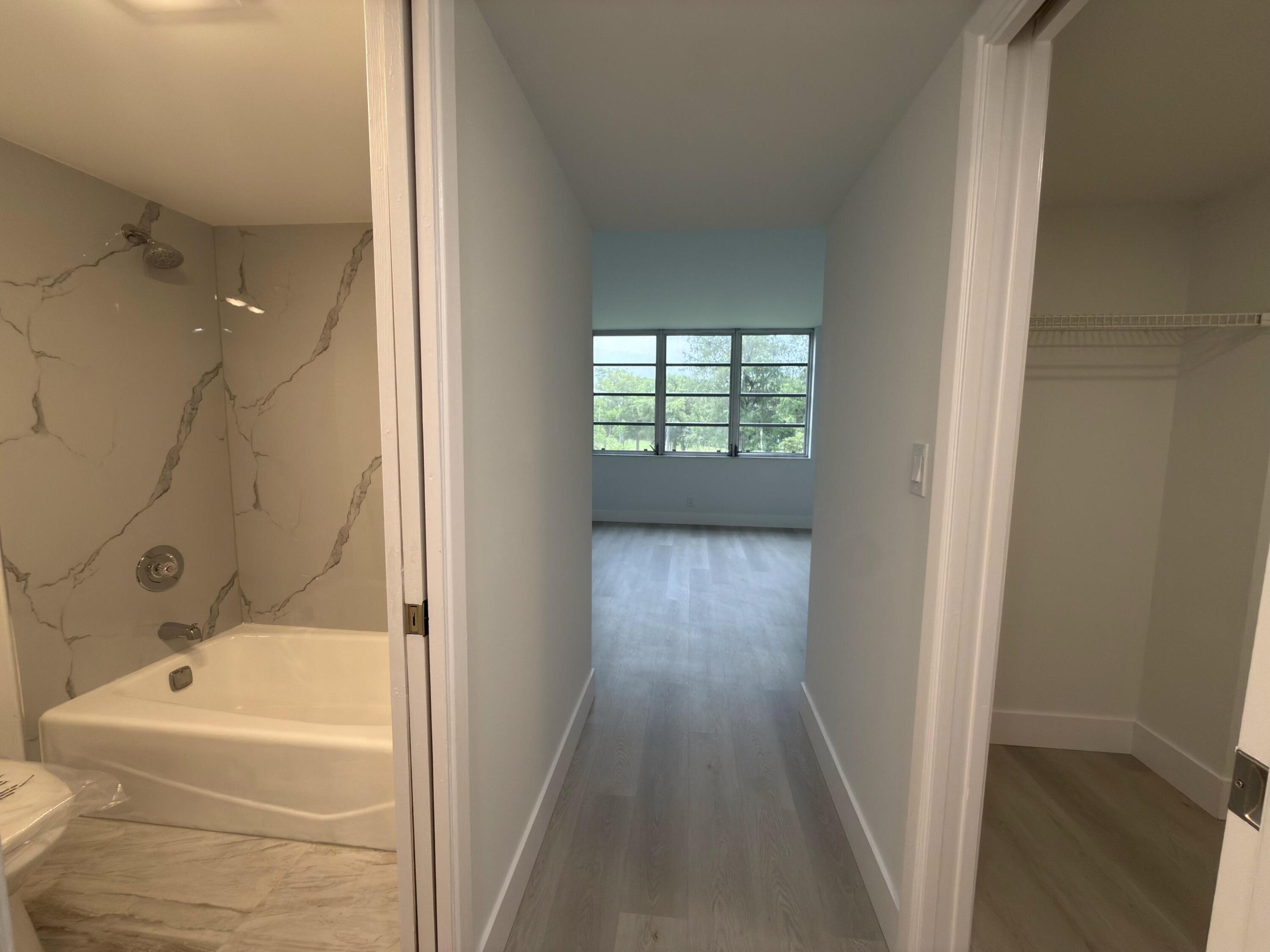 NO 105 PALM-AIRE COUNTRY CLUB - Residential
