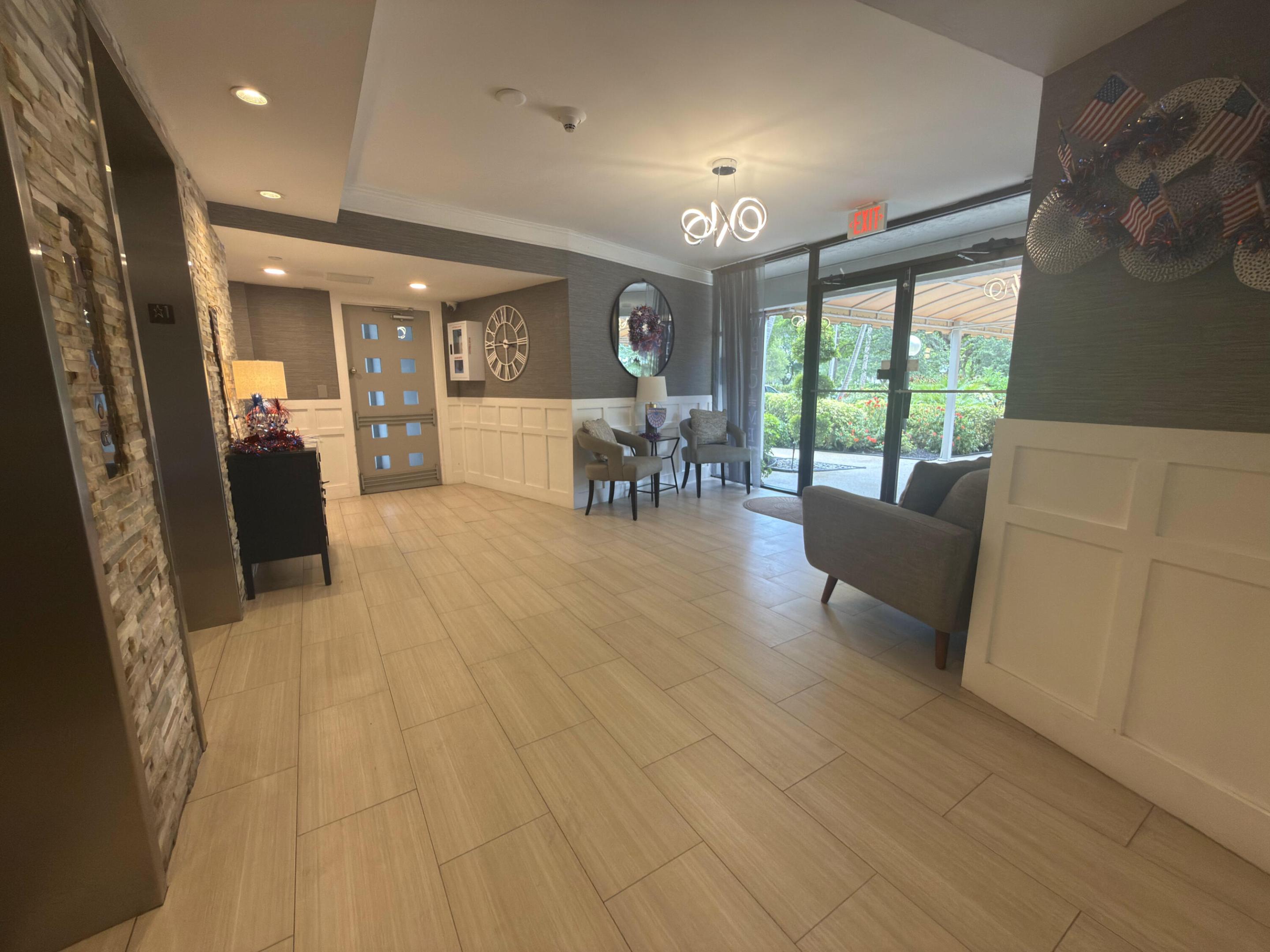 NO 105 PALM-AIRE COUNTRY CLUB - Residential