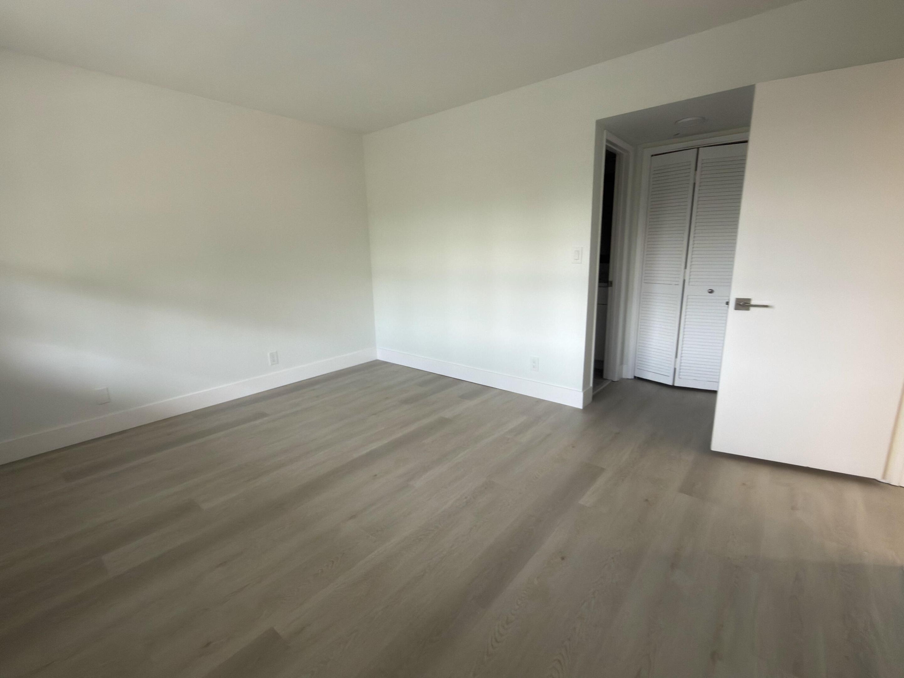 NO 105 PALM-AIRE COUNTRY CLUB - Residential