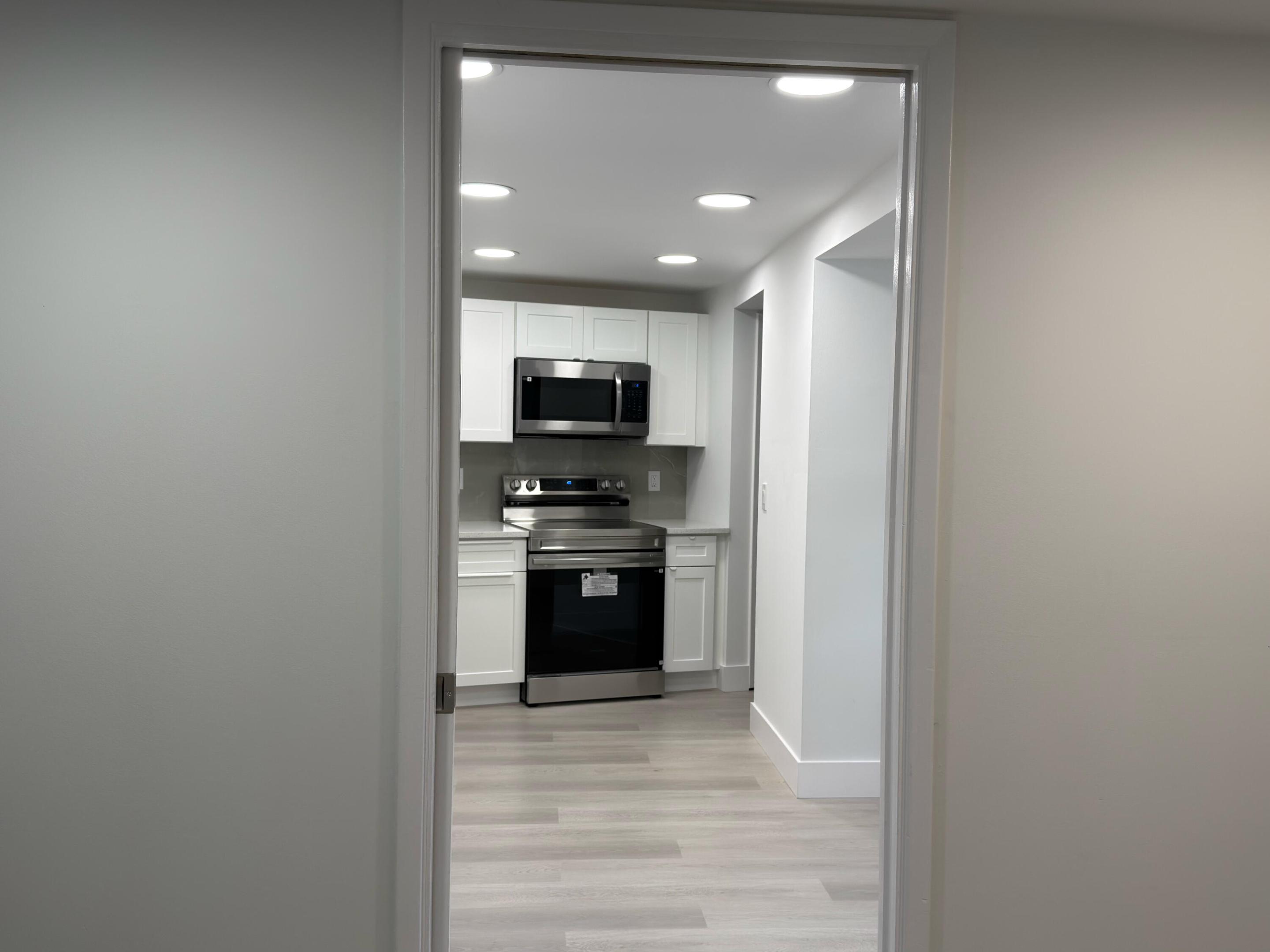 NO 105 PALM-AIRE COUNTRY CLUB - Residential