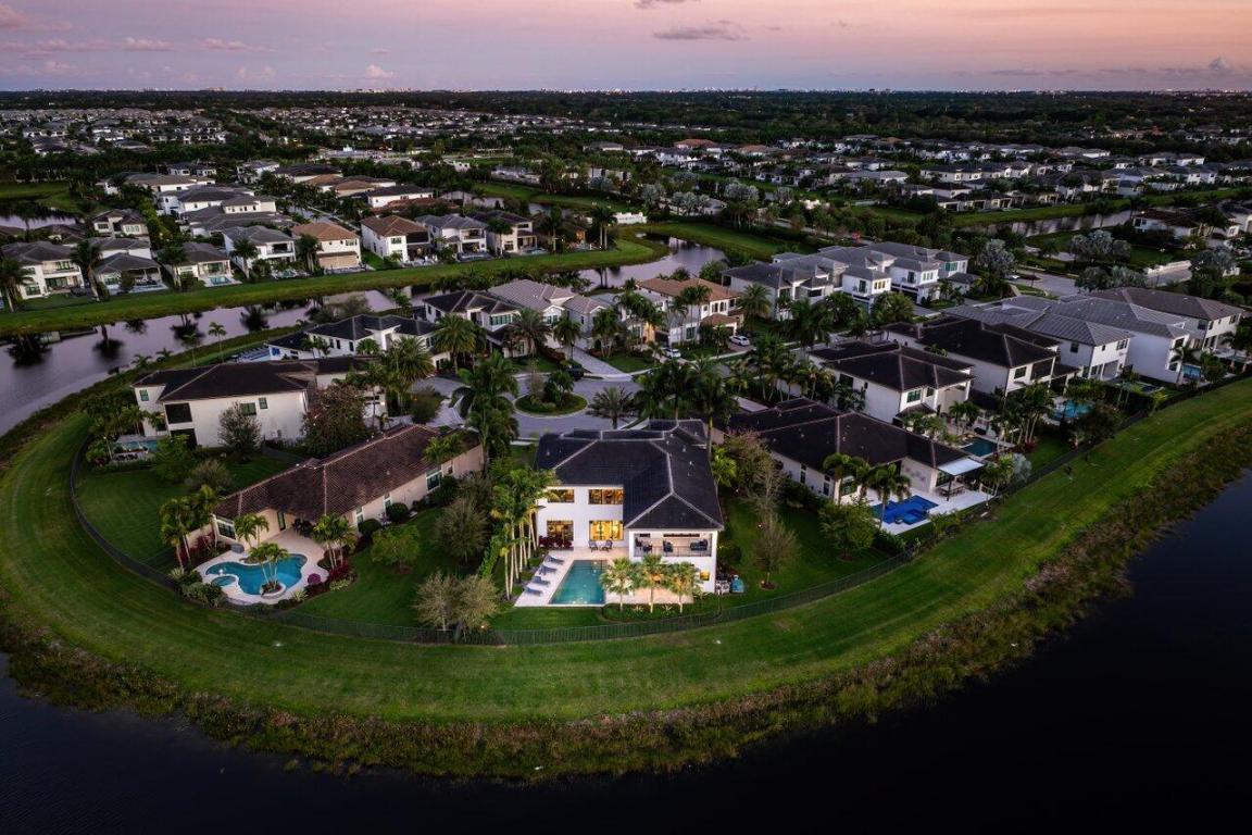BOCA BRIDGES - Residential