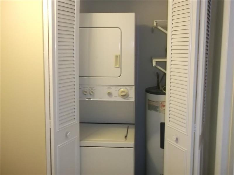 VILLAGE TOWNHOUSE-POMPANO BEACH - Residential