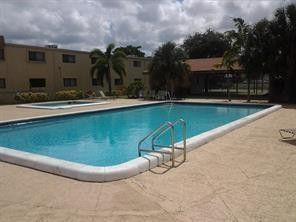 VILLAGE TOWNHOUSE-POMPANO BEACH - Residential
