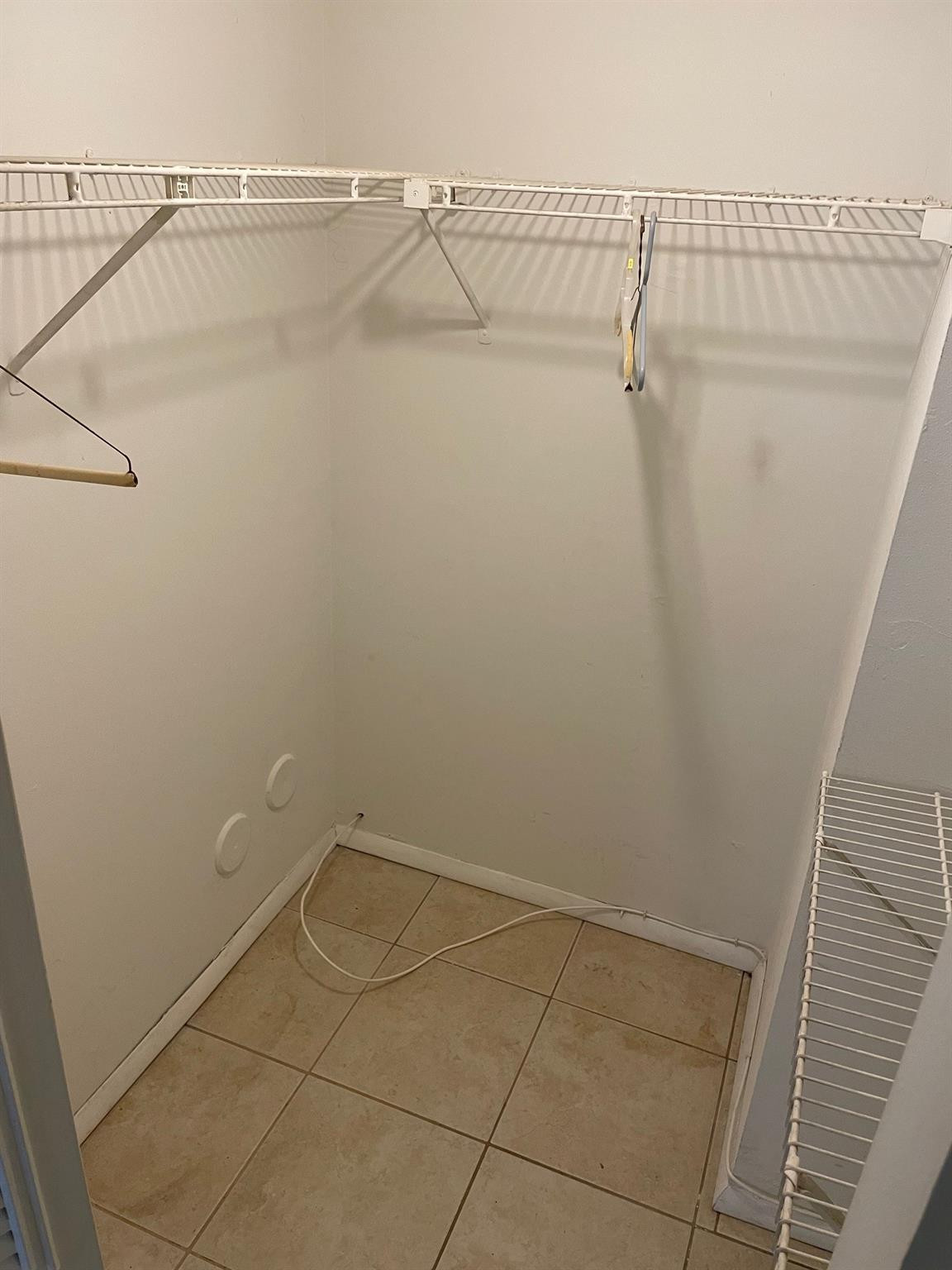 VILLAGE TOWNHOUSE-POMPANO BEACH - Residential