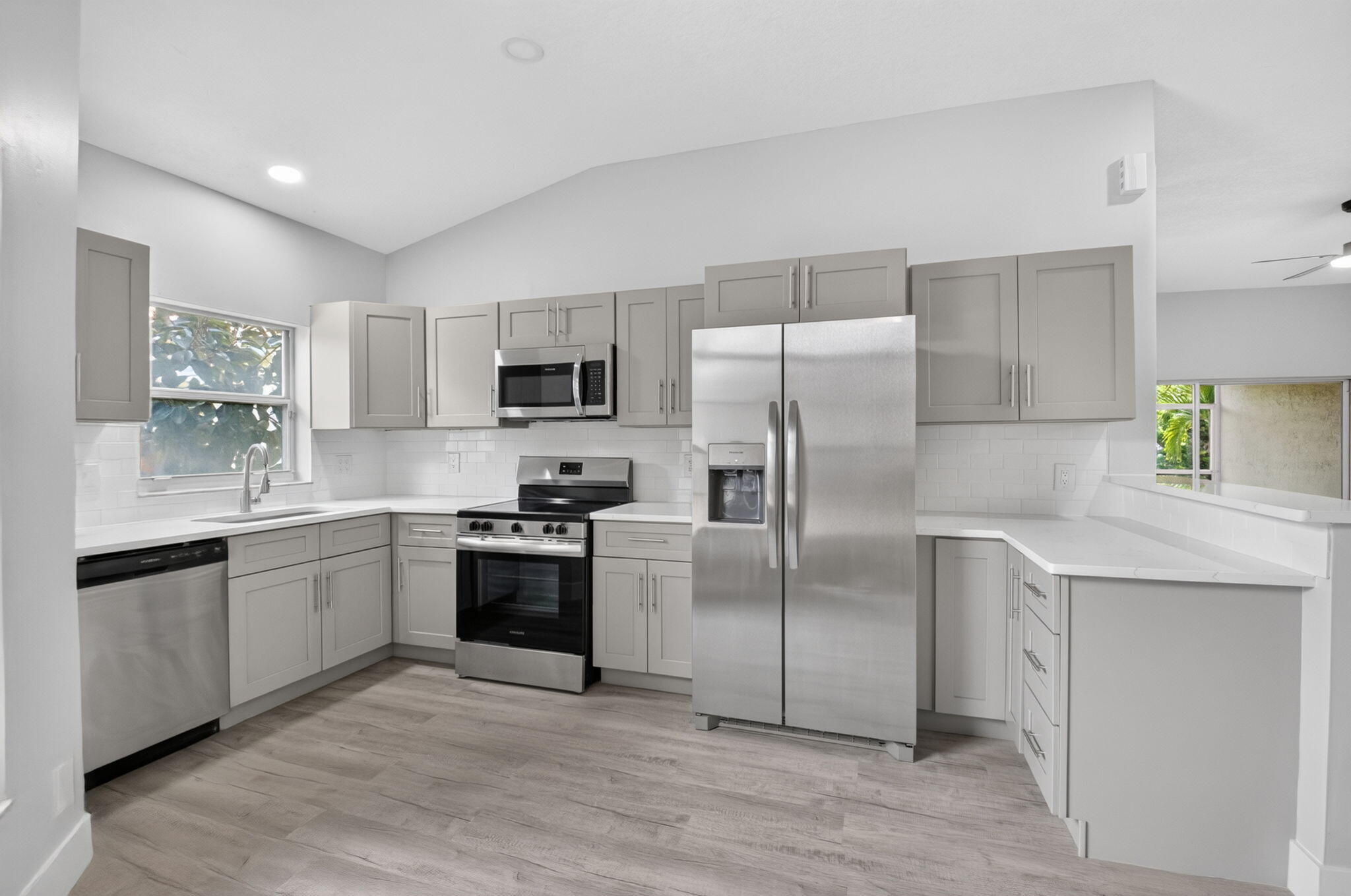 MIZNER POINTE - Residential