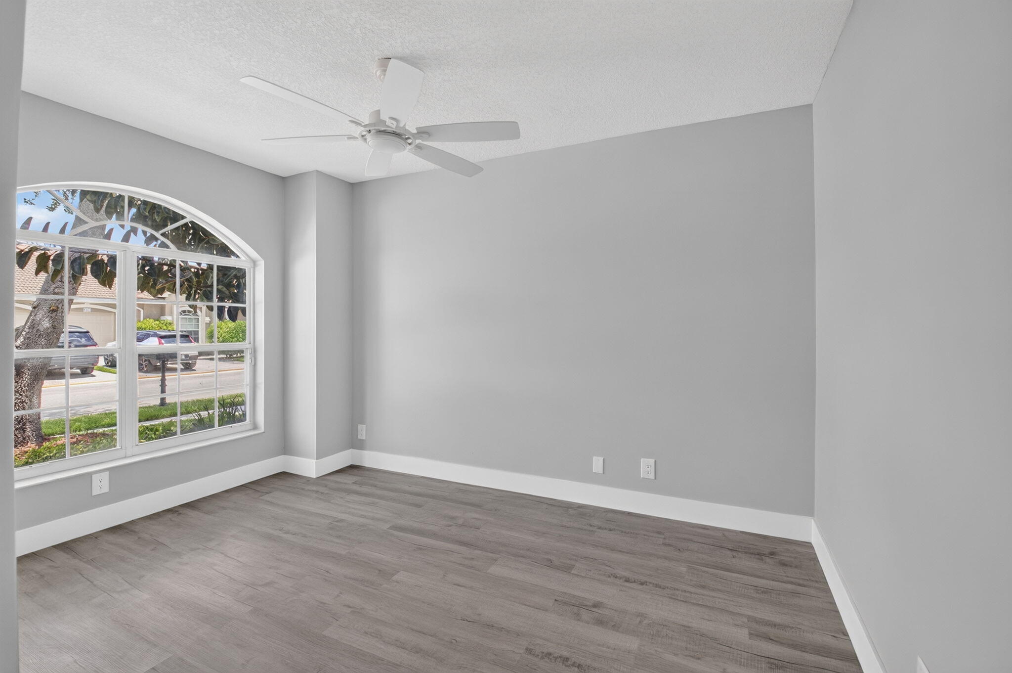 MIZNER POINTE - Residential