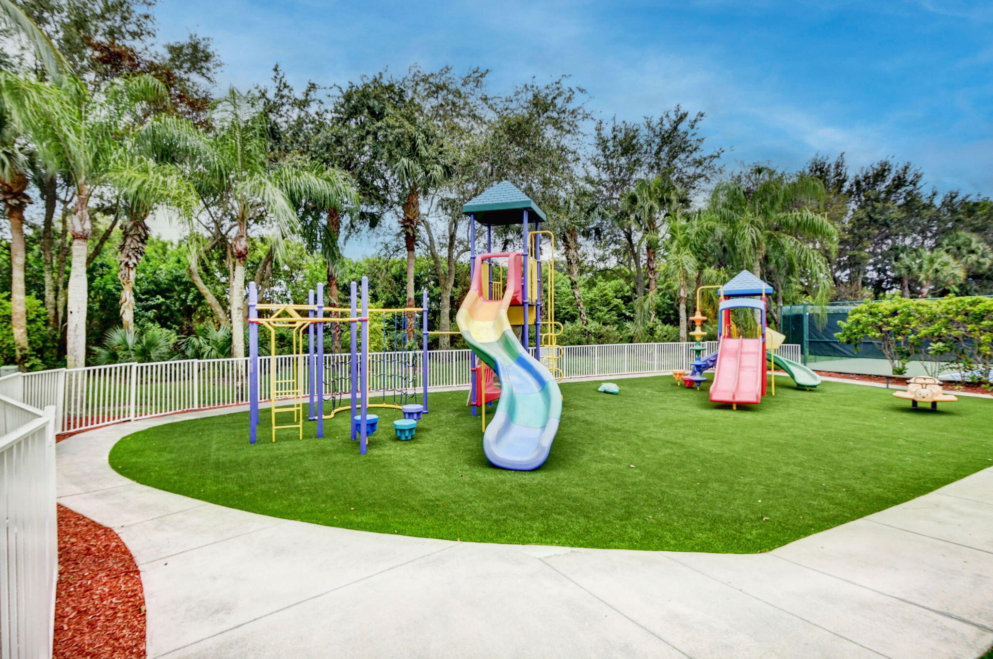MIZNER POINTE - Residential