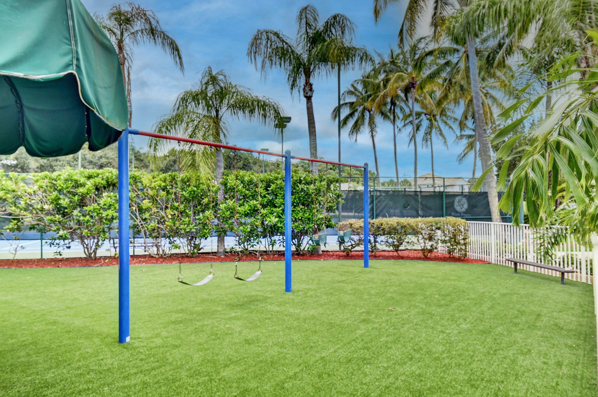 MIZNER POINTE - Residential