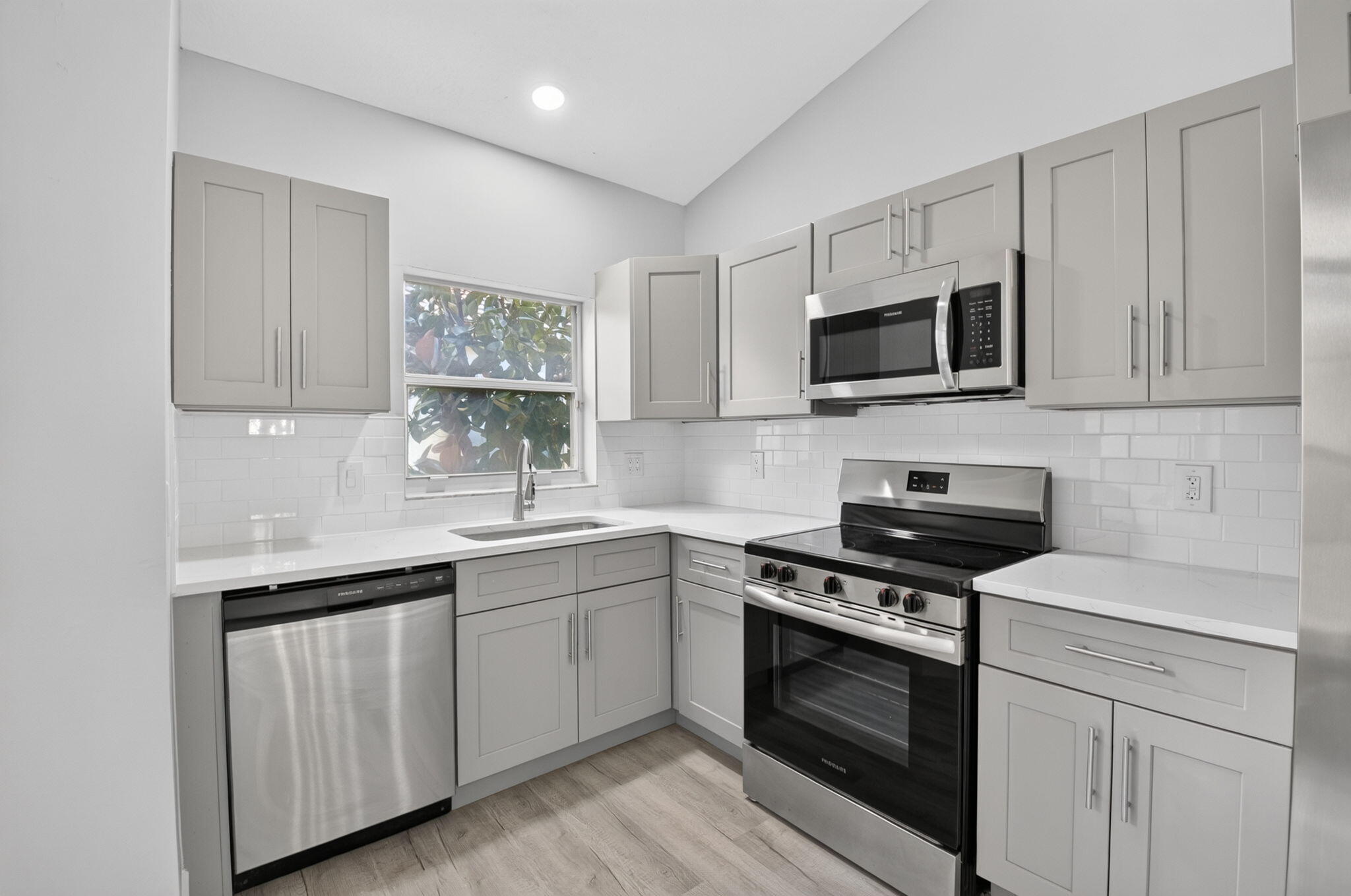 MIZNER POINTE - Residential