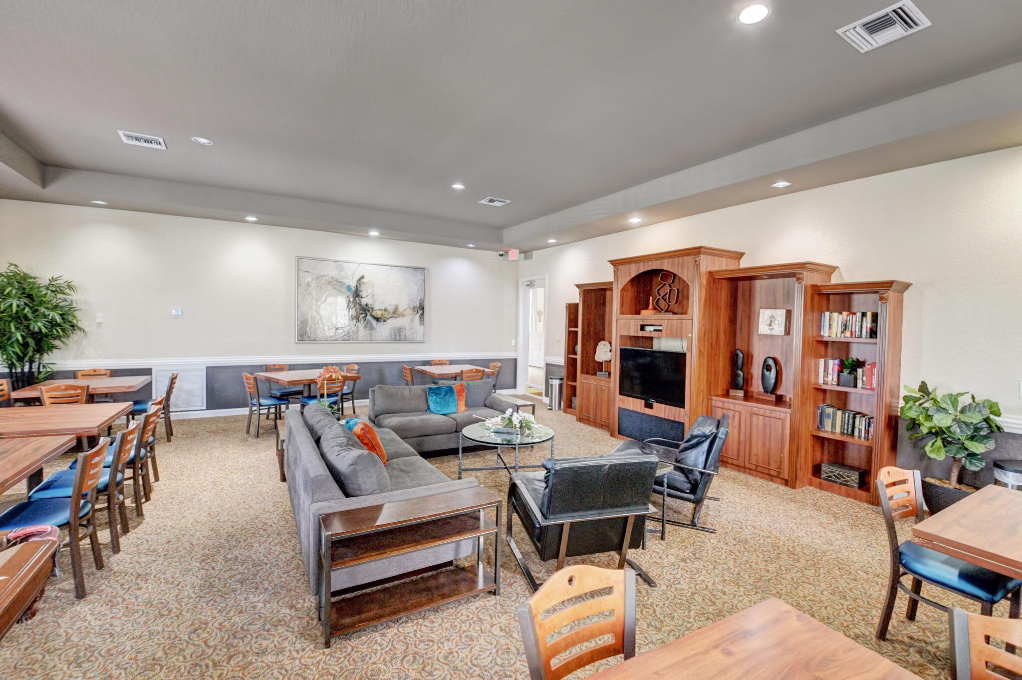 MIZNER POINTE - Residential