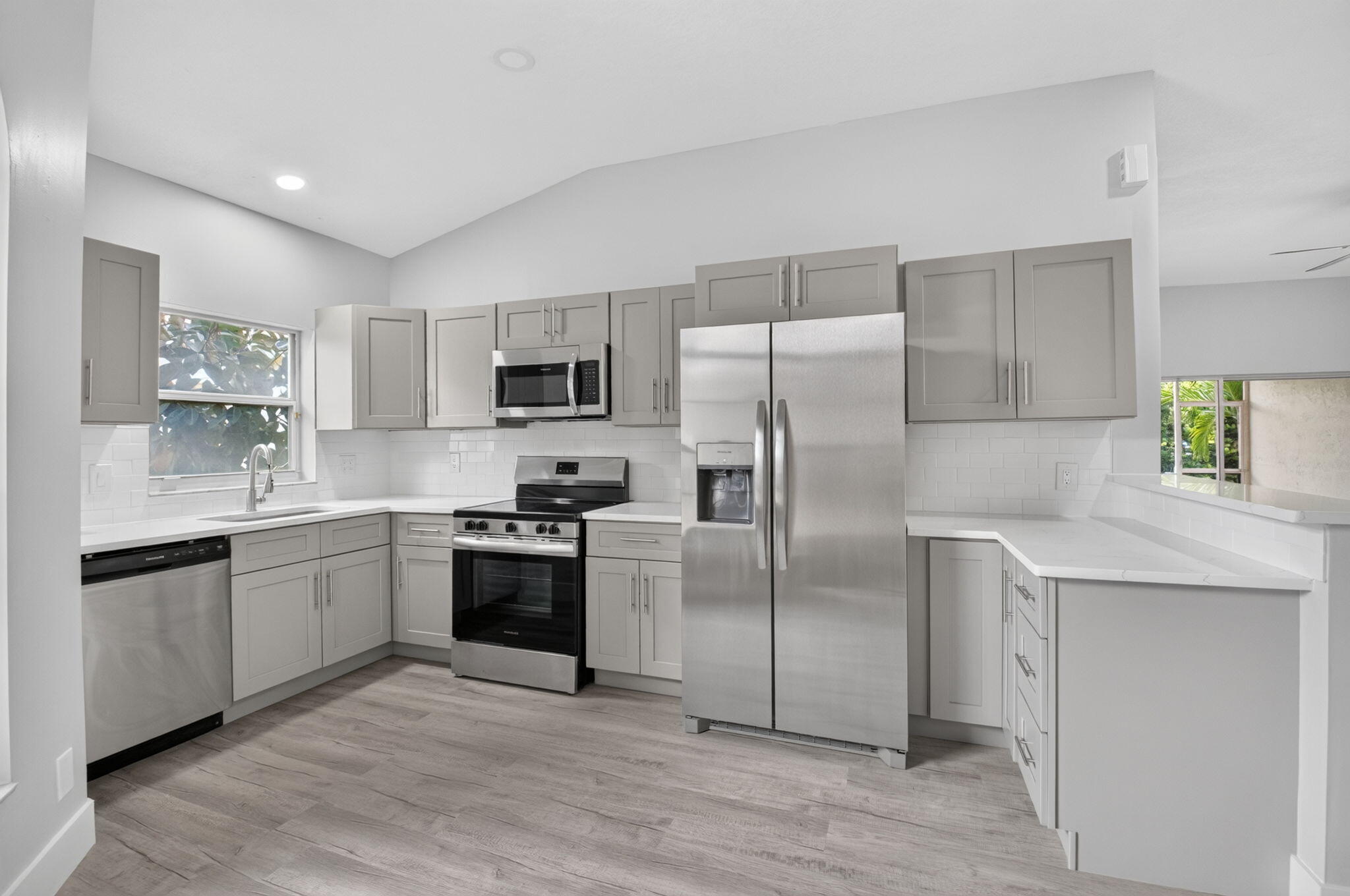 MIZNER POINTE - Residential