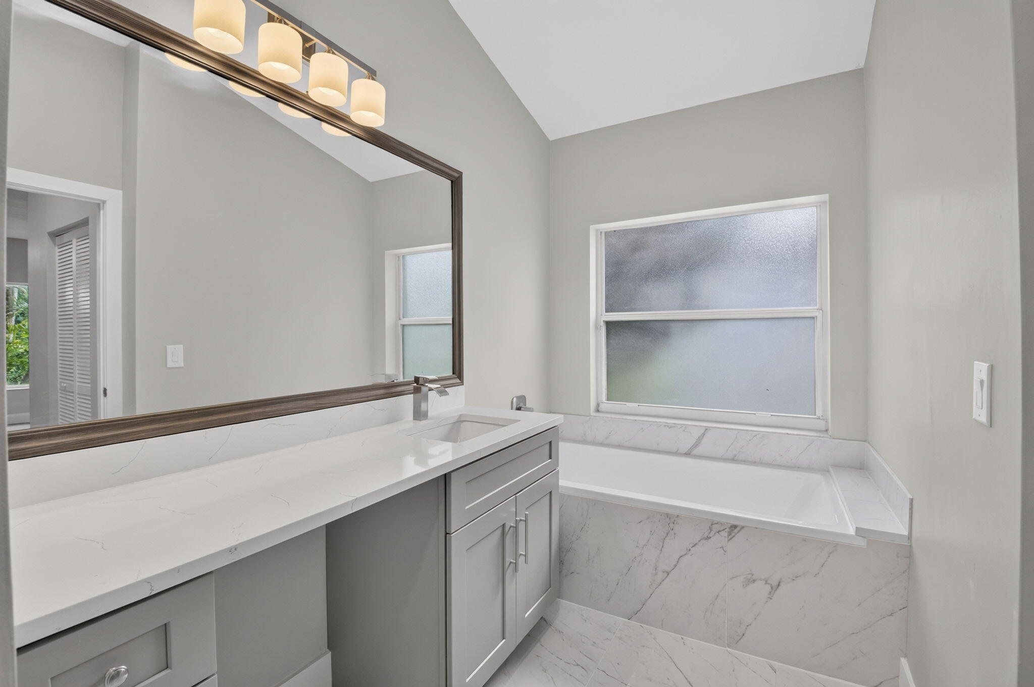 MIZNER POINTE - Residential