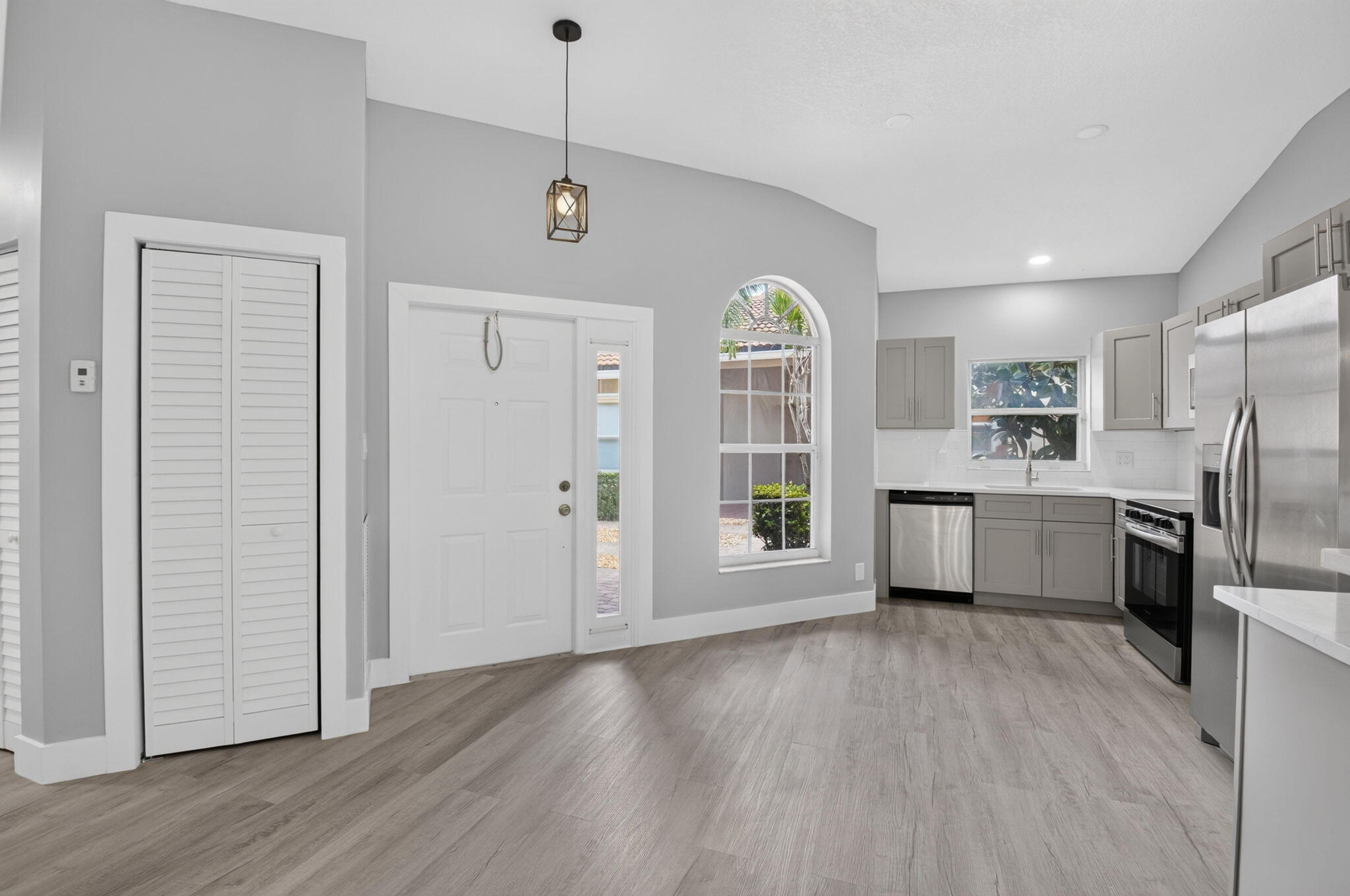 MIZNER POINTE - Residential