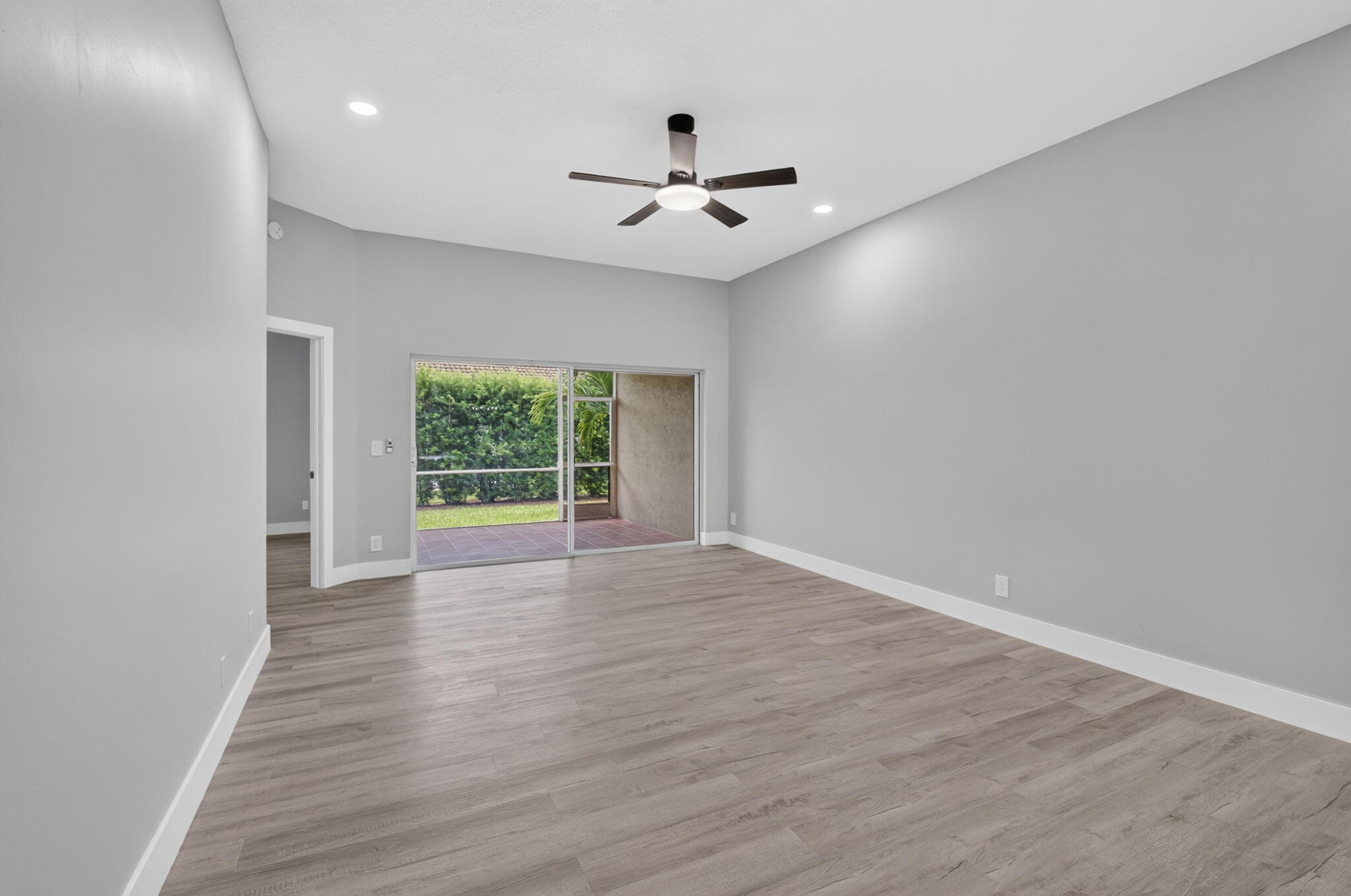 MIZNER POINTE - Residential