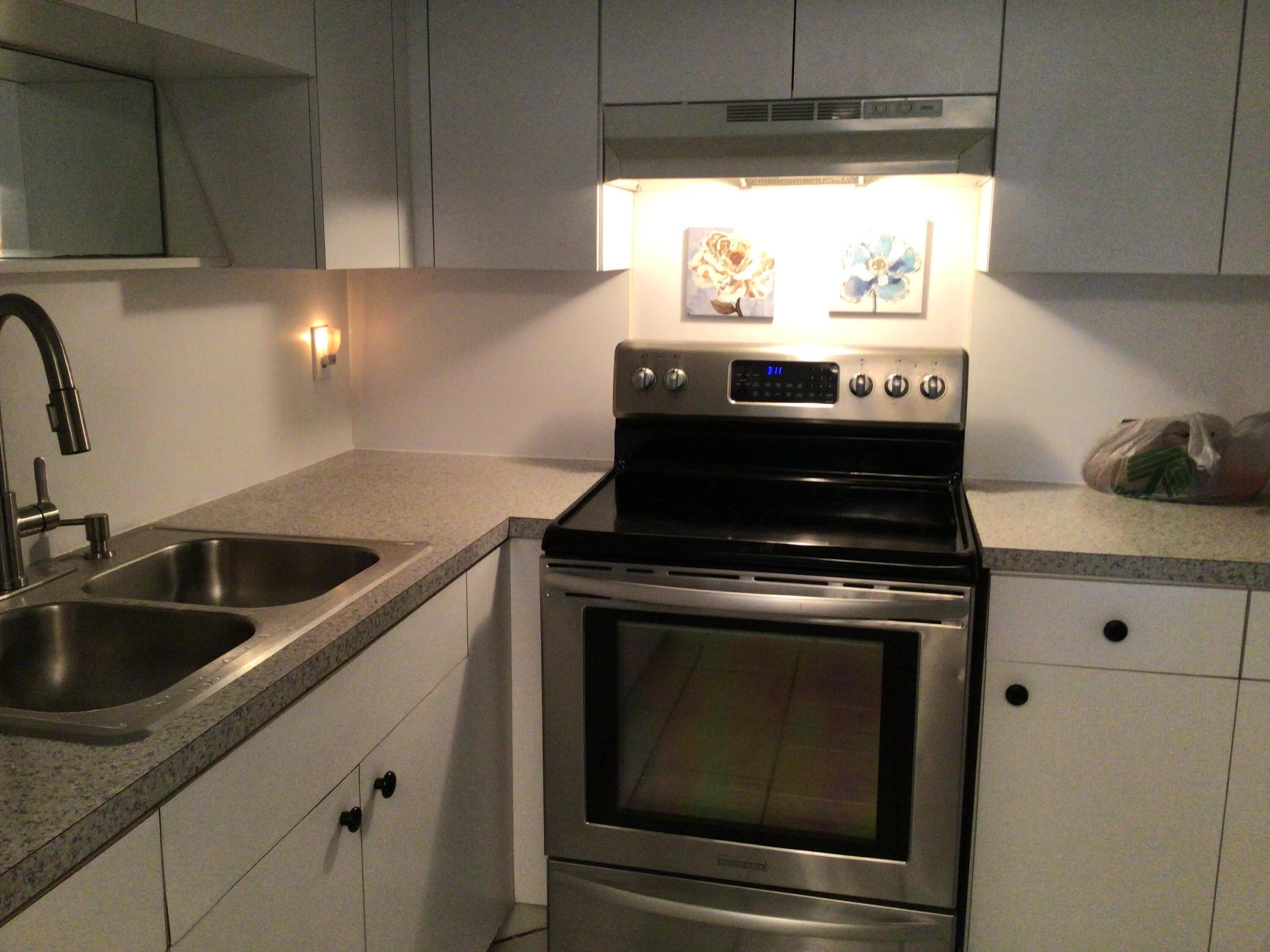 RAMBLEWOOD EAST CONDO - Residential Lease