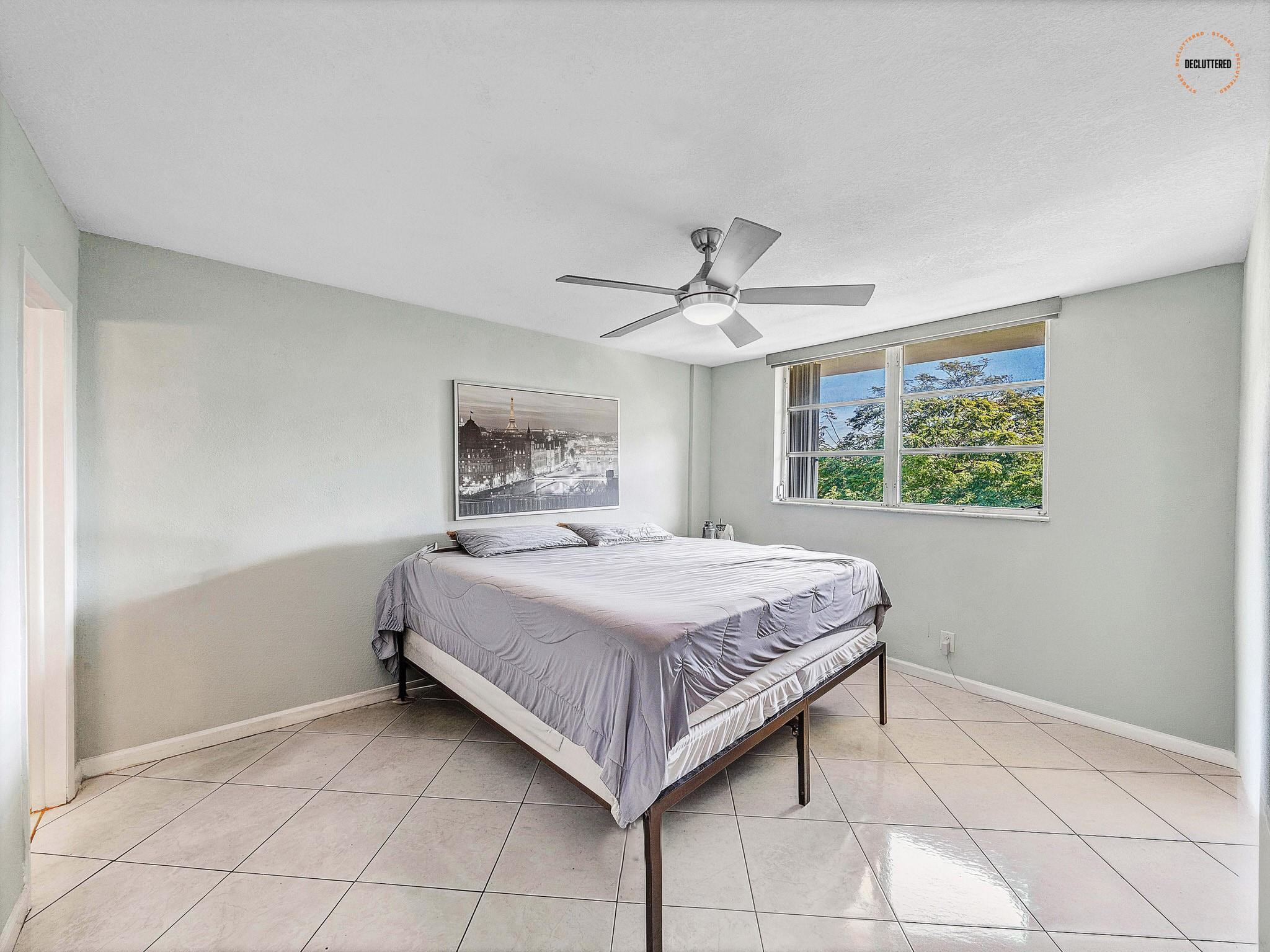 LIGHTHOUSE POINT PLAZA - Residential