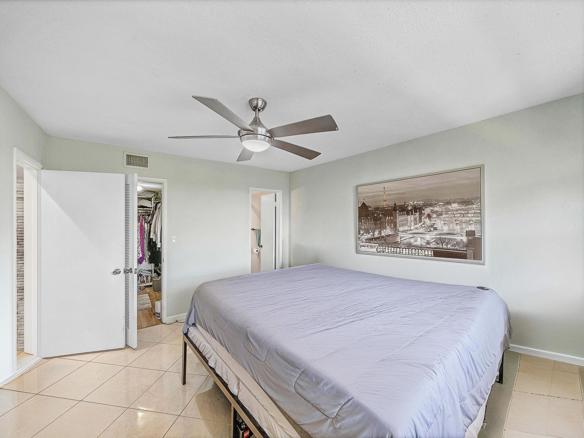 LIGHTHOUSE POINT PLAZA - Residential