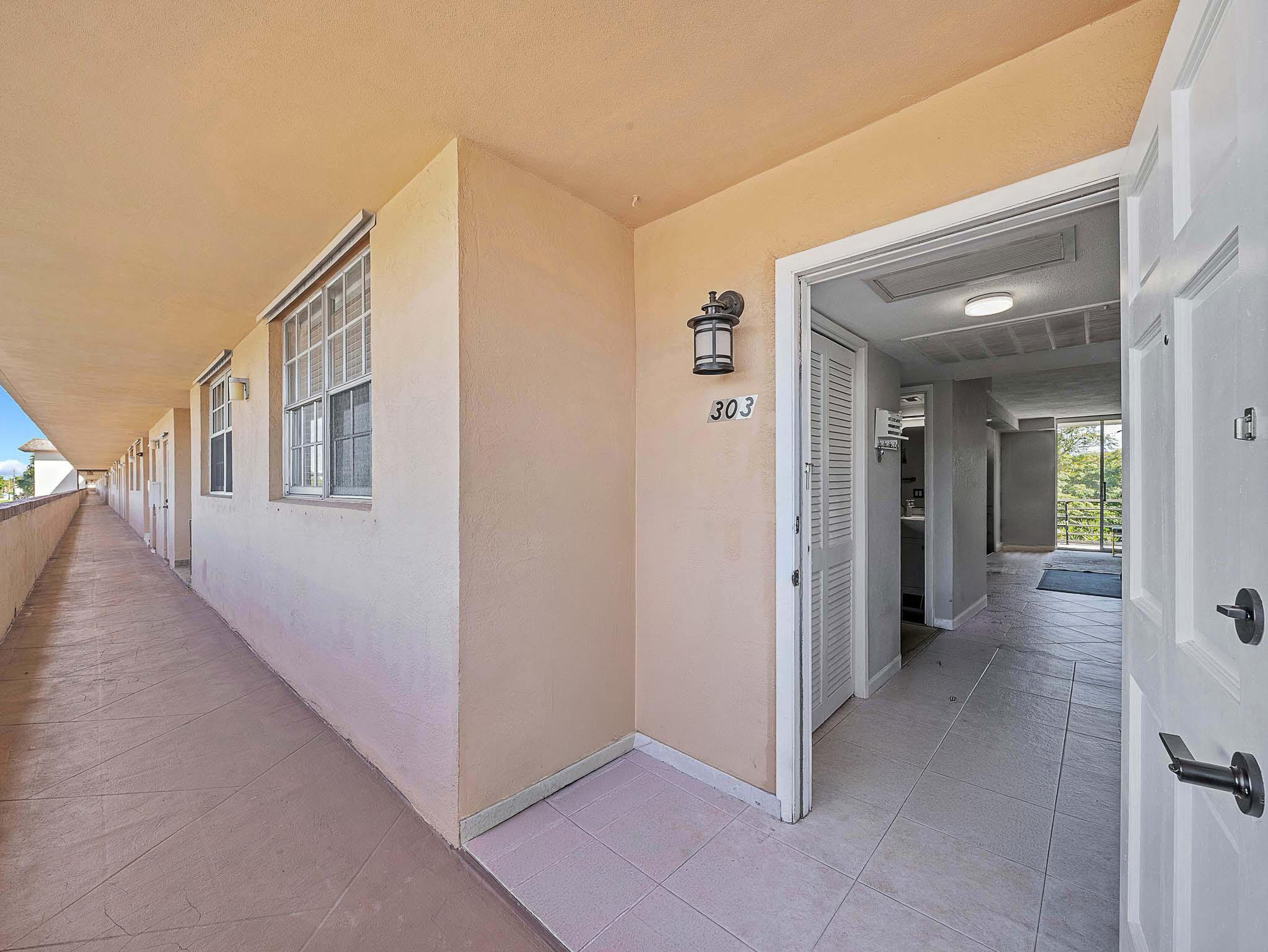 LIGHTHOUSE POINT PLAZA - Residential