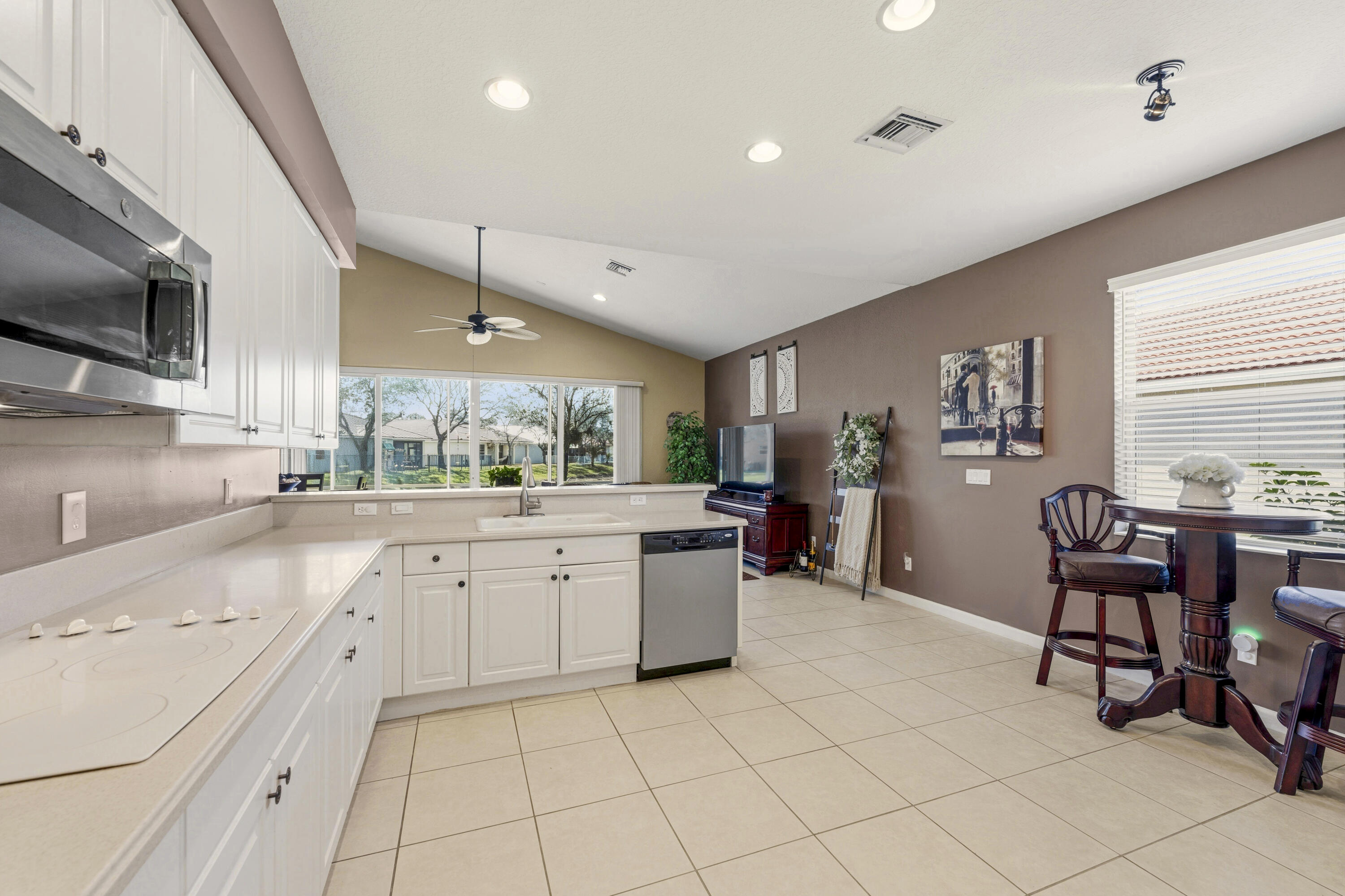 SECOND REPLAT OF PORTOFINO ISLES - Residential