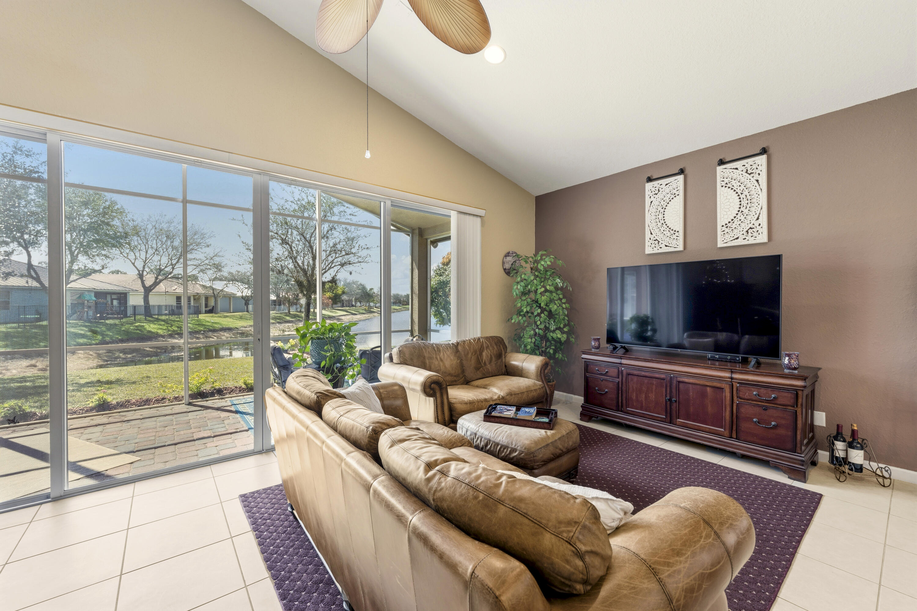 SECOND REPLAT OF PORTOFINO ISLES - Residential
