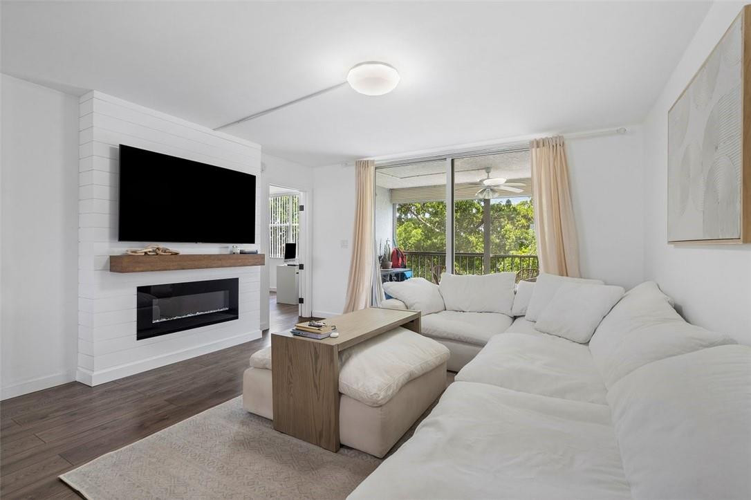 Waters Edge Towers - Residential