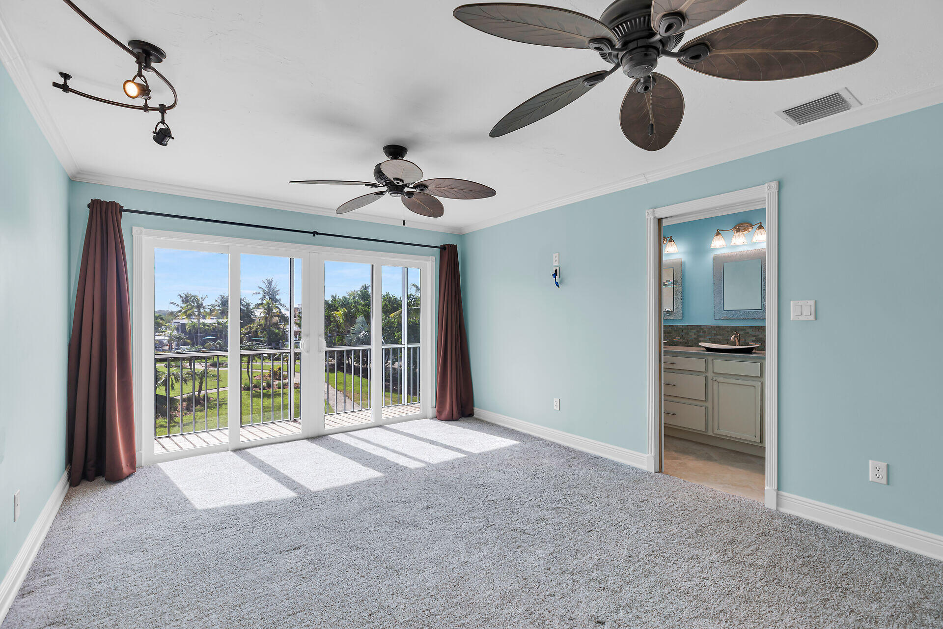 TWIN LAKES 1ST ADD - Residential