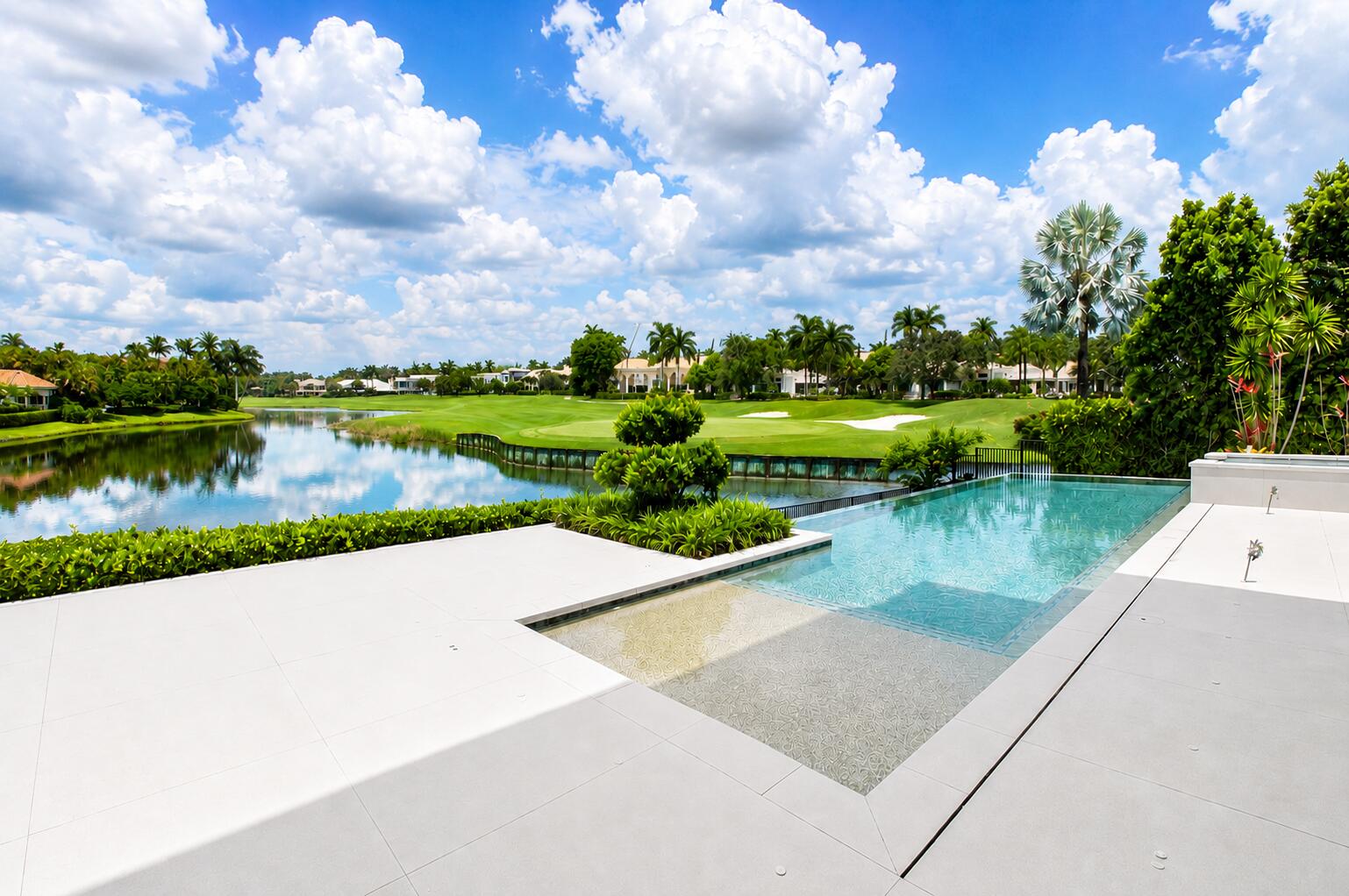 ST ANDREWS COUNTRY CLUB - Residential