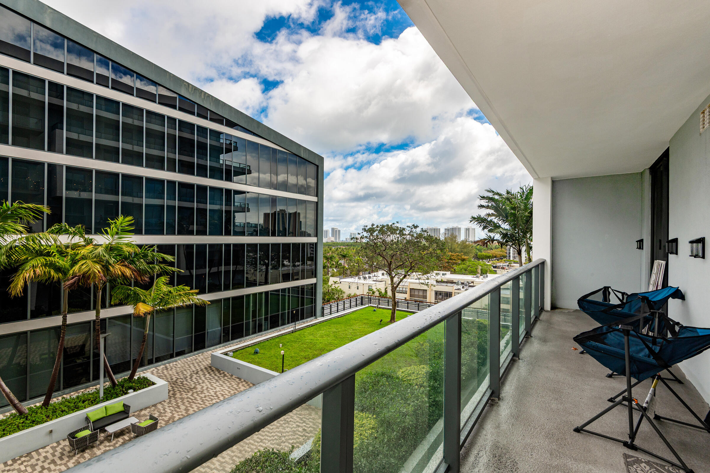 AVENTURA PARKSQUARE RESIDENCES CONDO - Residential