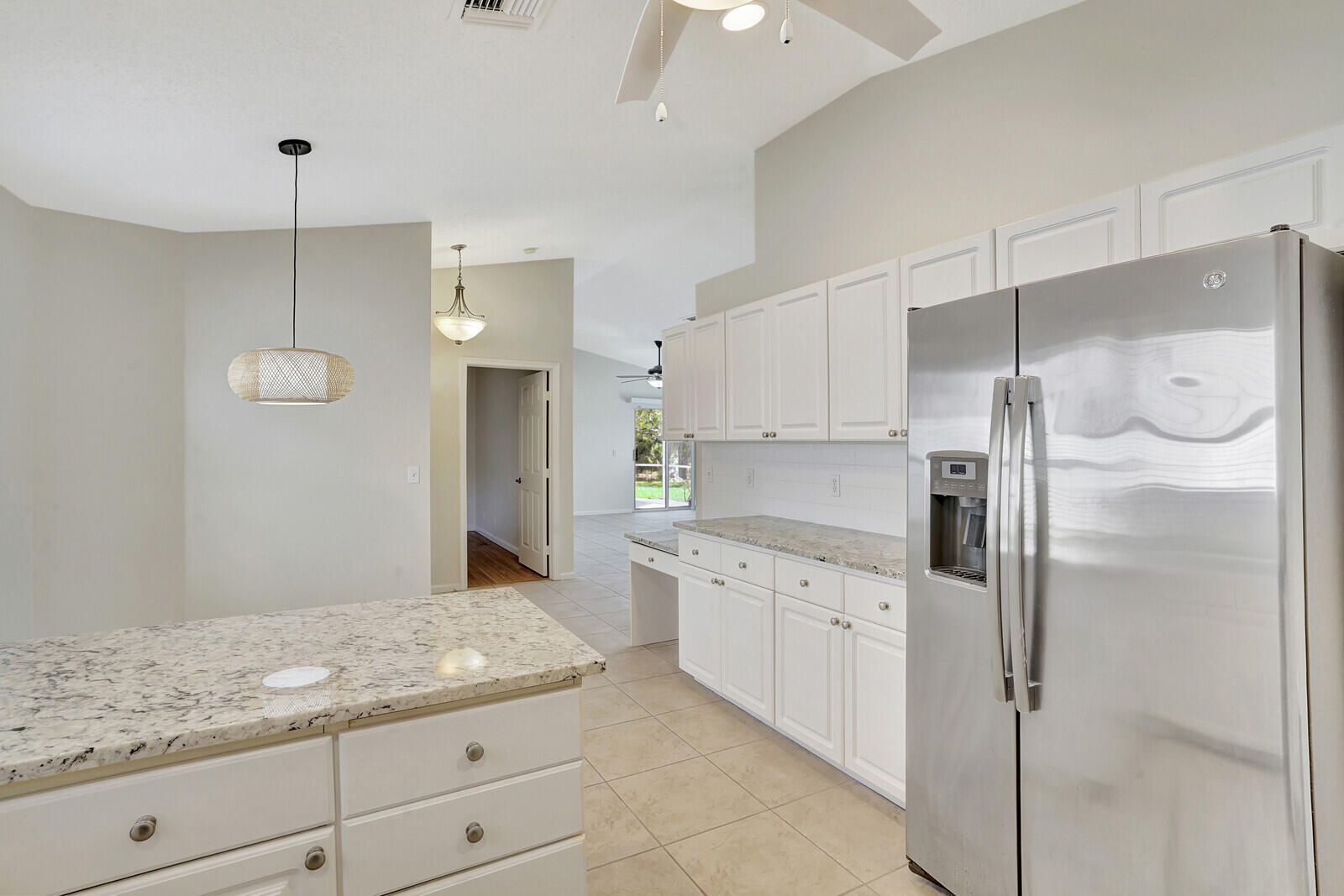 ISLAND OF RIVER BRIDGE - Residential Lease