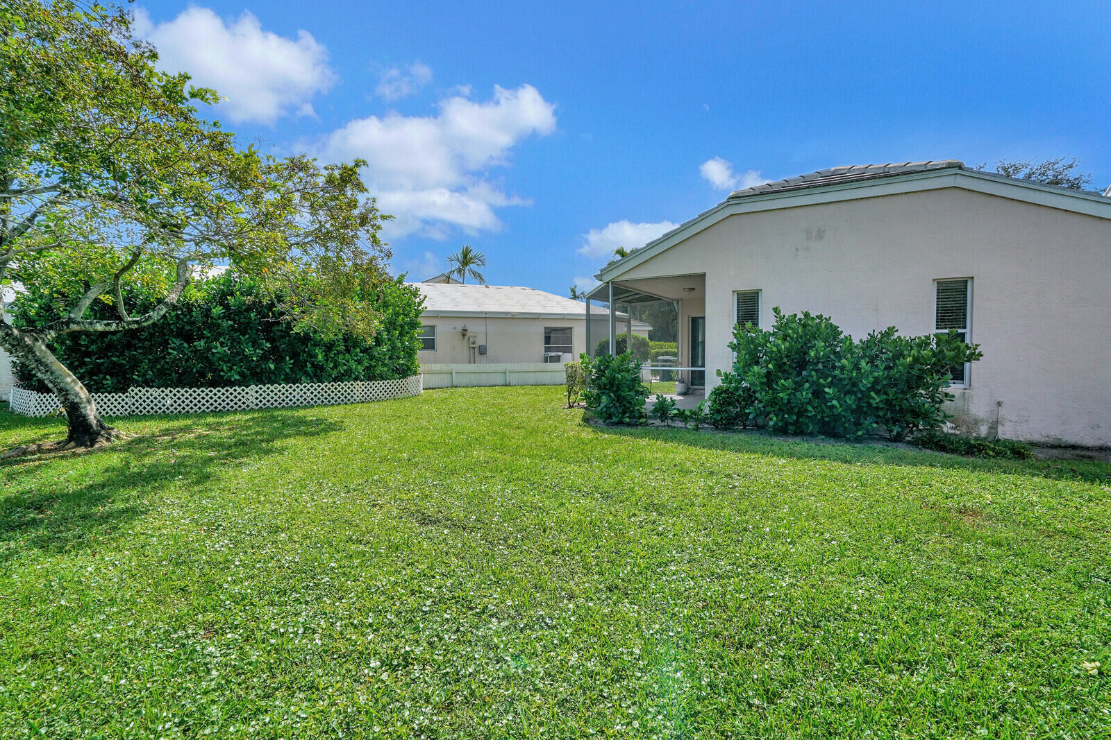 ISLAND OF RIVER BRIDGE - Residential Lease