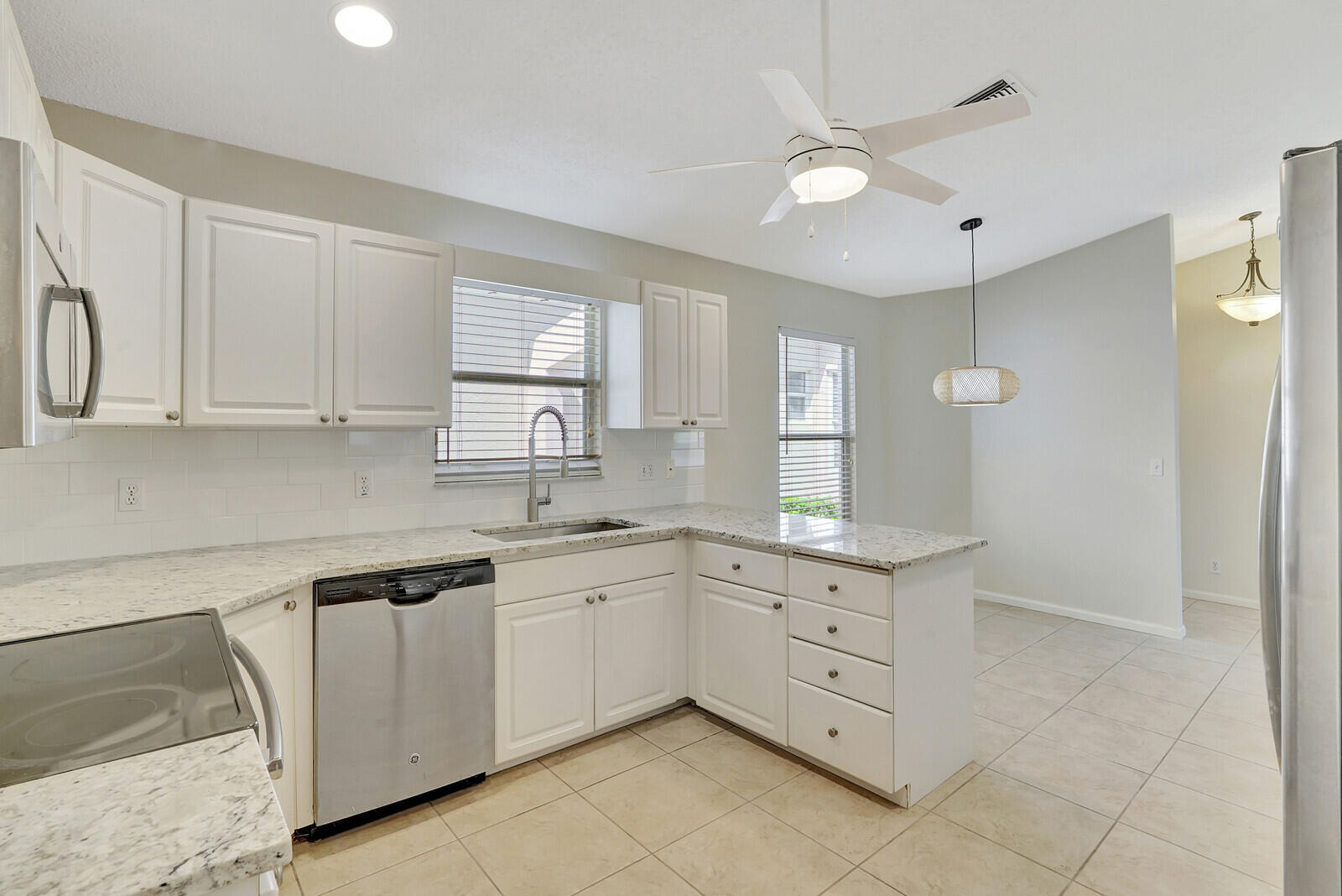 ISLAND OF RIVER BRIDGE - Residential Lease