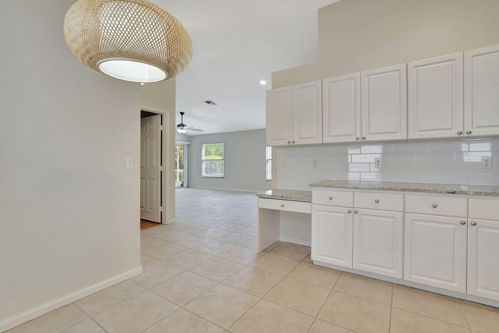 ISLAND OF RIVER BRIDGE - Residential Lease