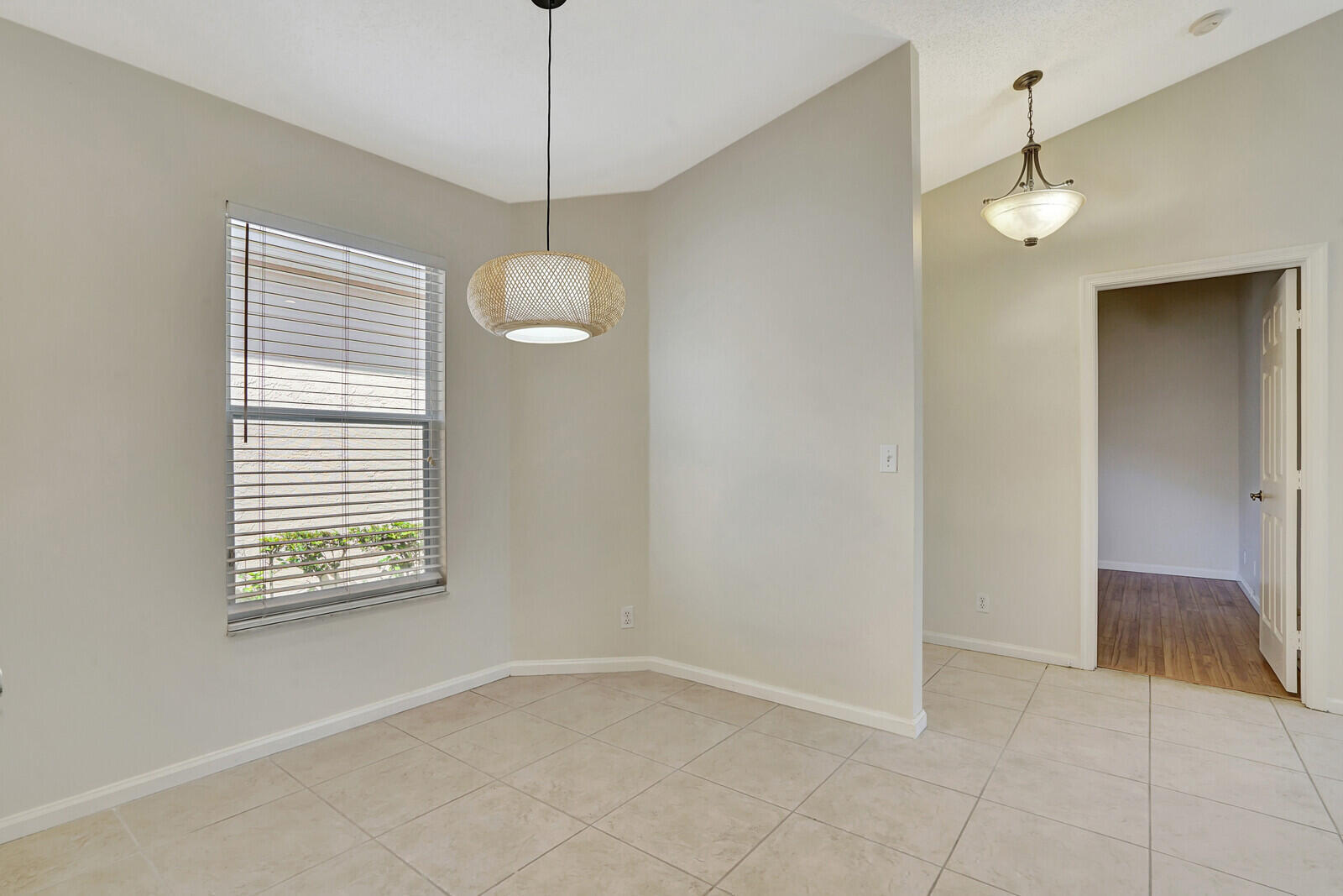 ISLAND OF RIVER BRIDGE - Residential Lease
