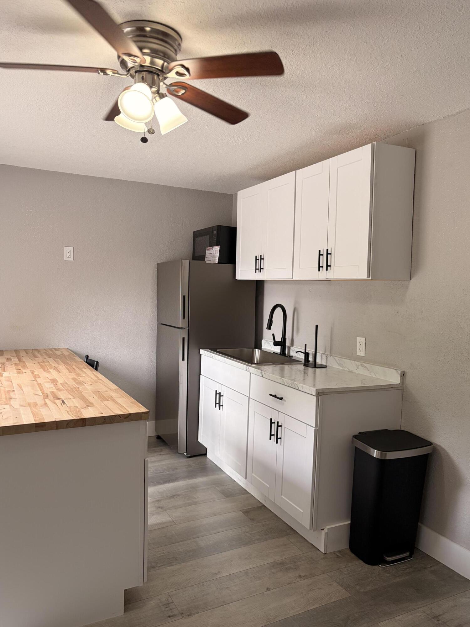 VENETIAN GARDENS ACRESPB 44-81 - Residential Lease