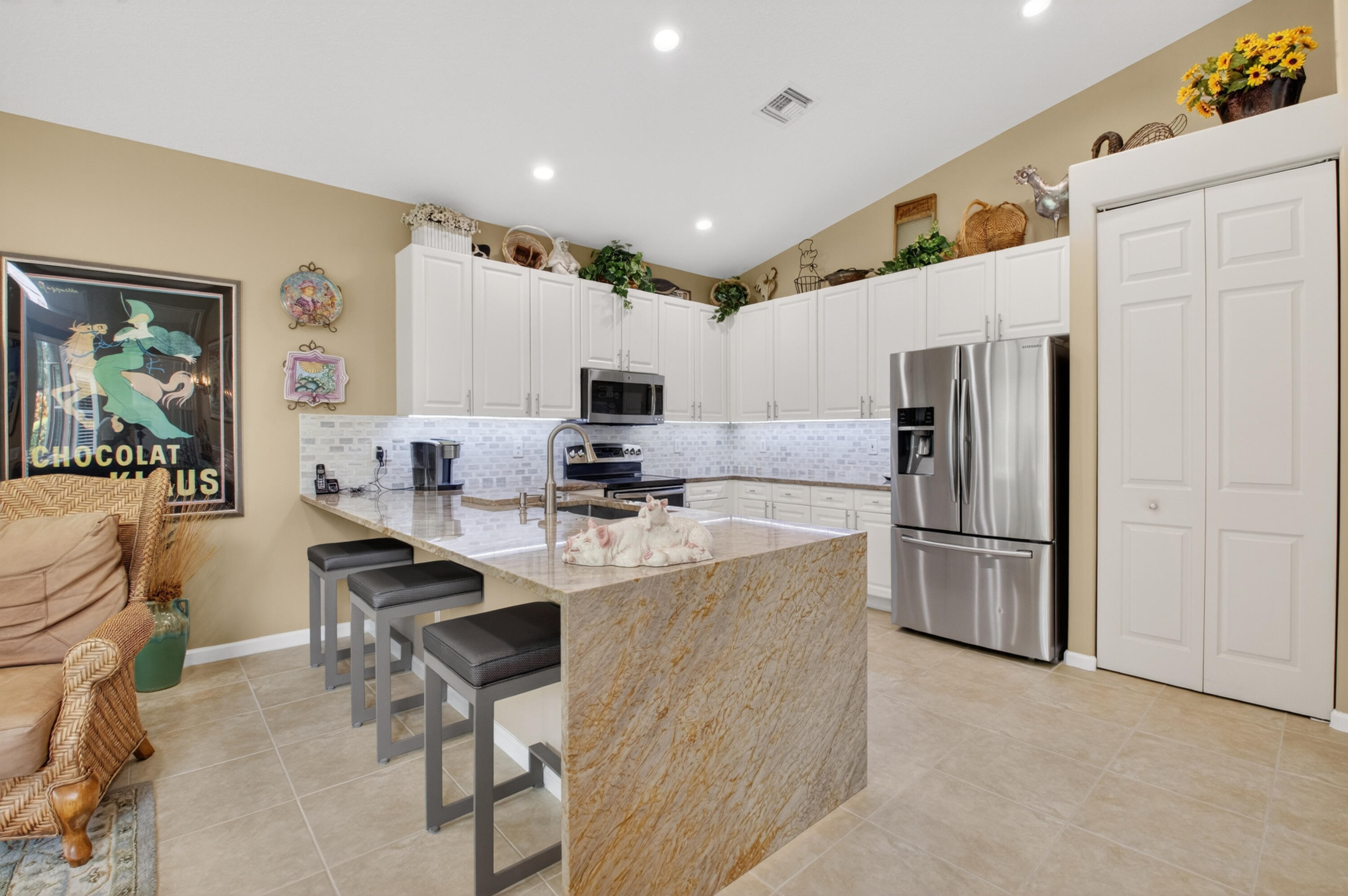 VALENCIA FALLS - Residential