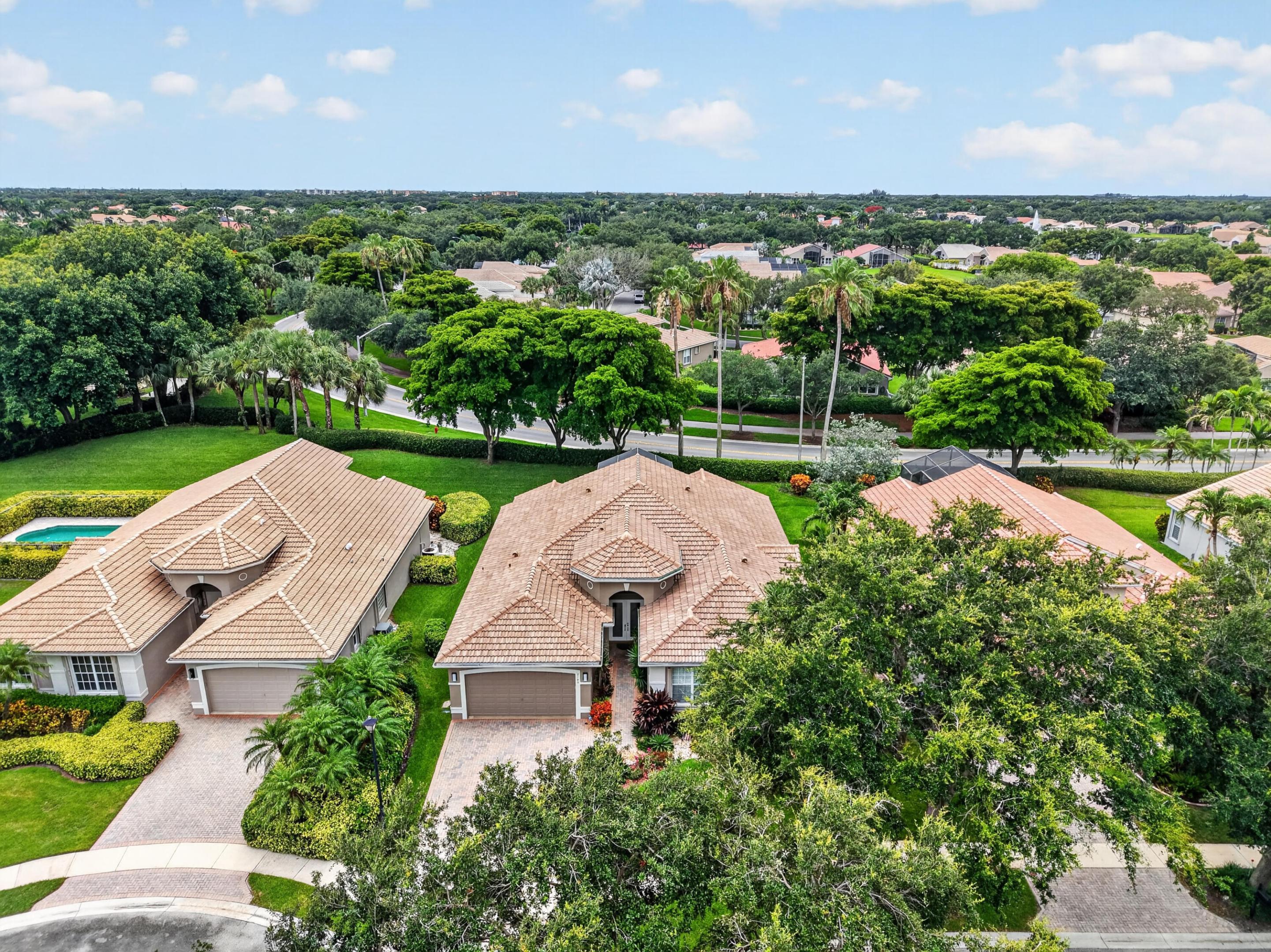 VALENCIA FALLS - Residential