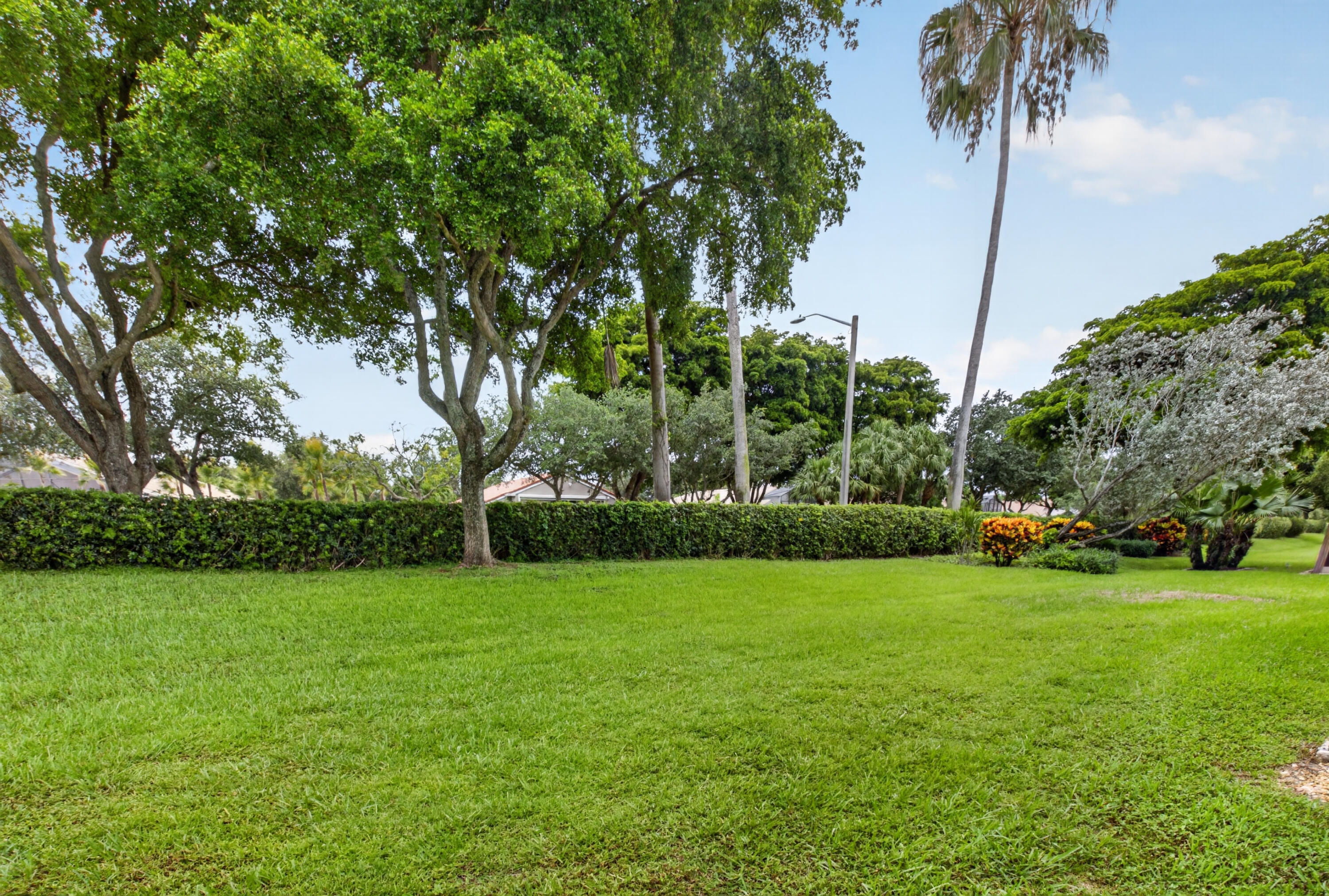 VALENCIA FALLS - Residential