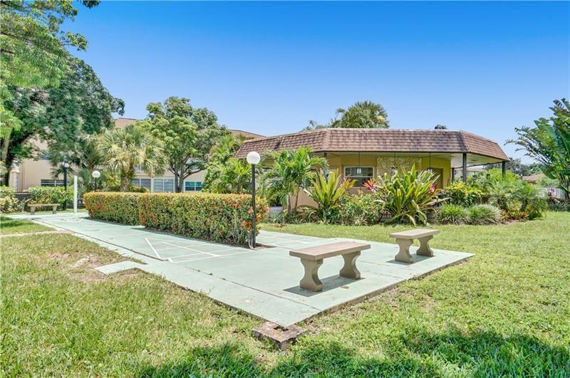 HAWAIIAN GARDENS - Residential