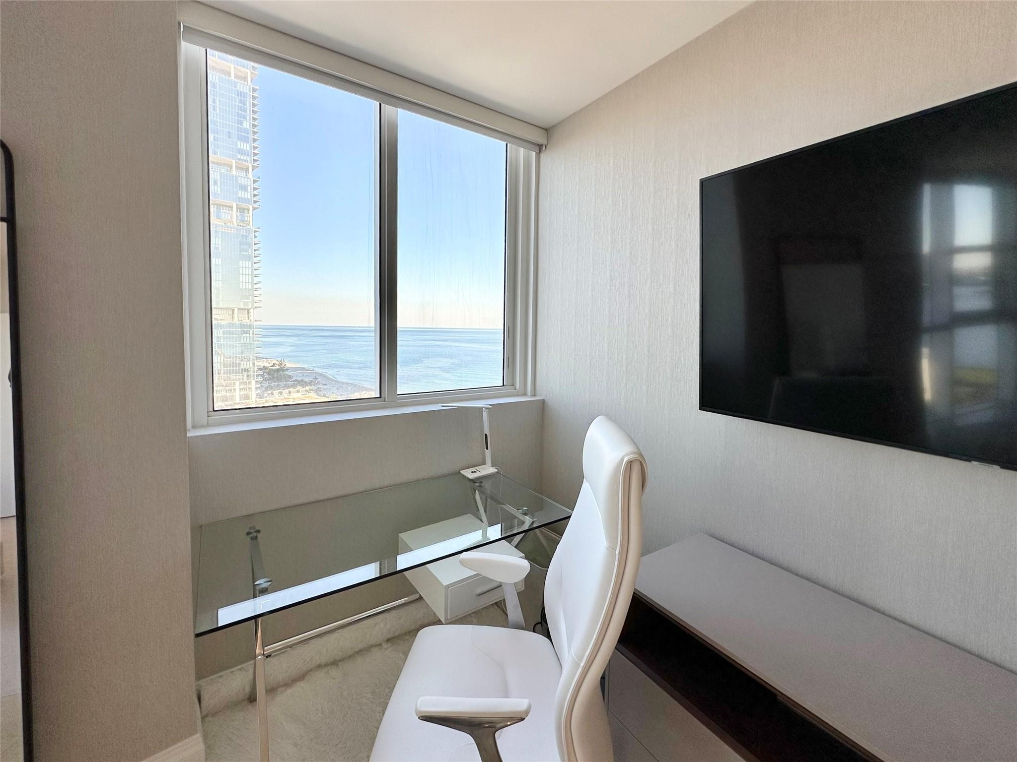 TRUMP ROYALE CONDO - Residential